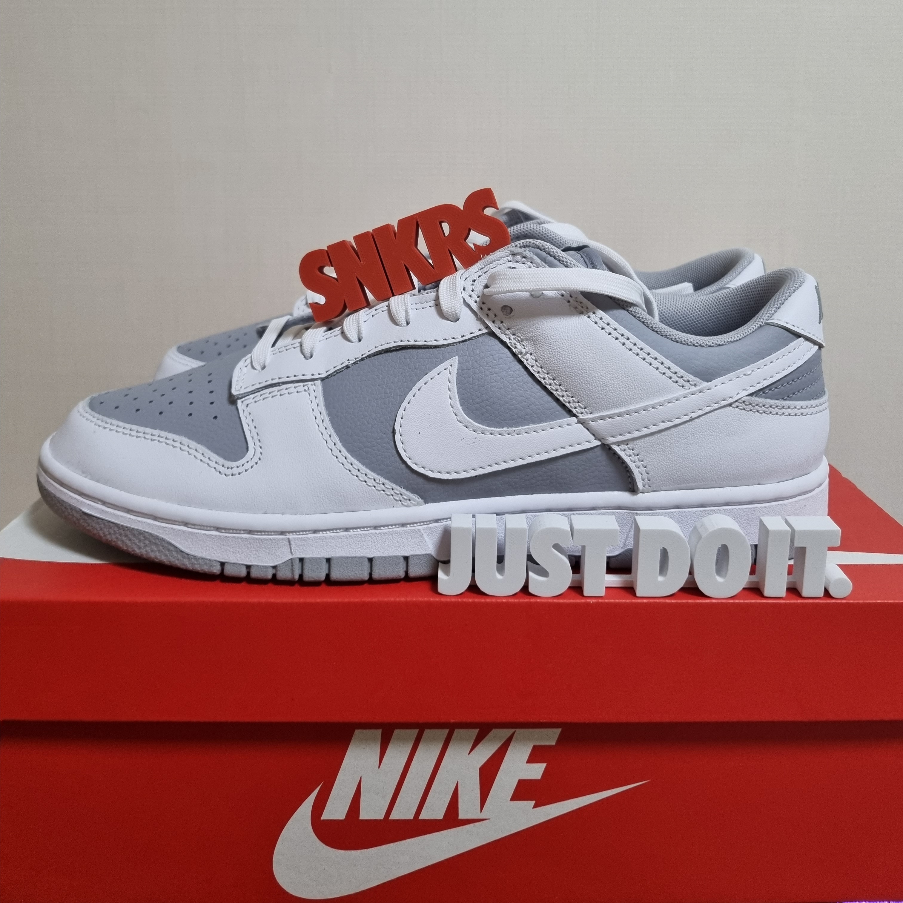 Nike Dunk Low Retro White Neutral Grey 착용 스타일 - 1