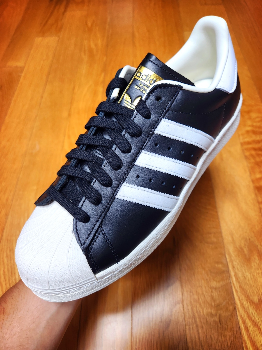 Adidas Superstar 82 FI Core Black 착용 스타일 - 1