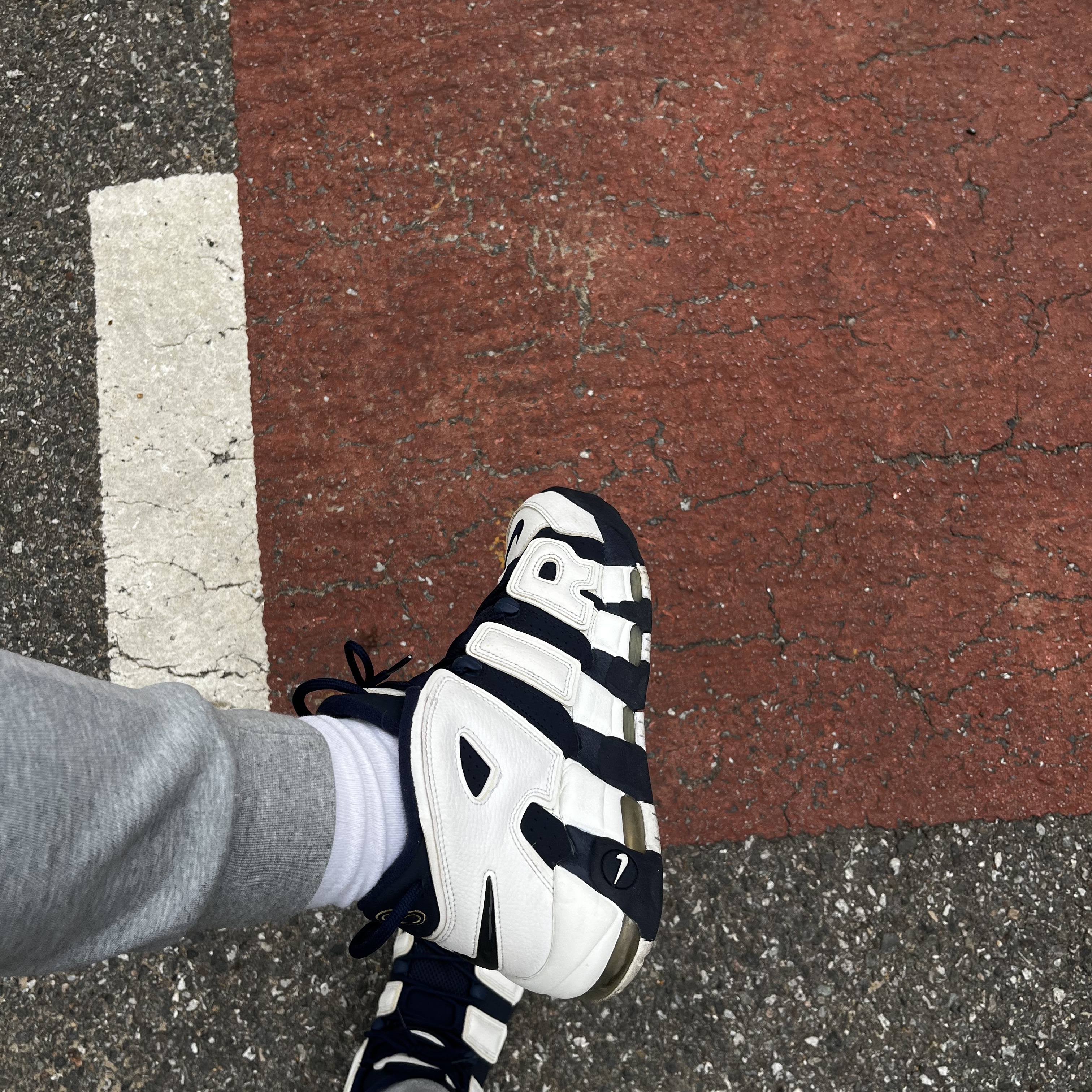 Nike Air More Uptempo Olympic 2016 착용 스타일 - 1