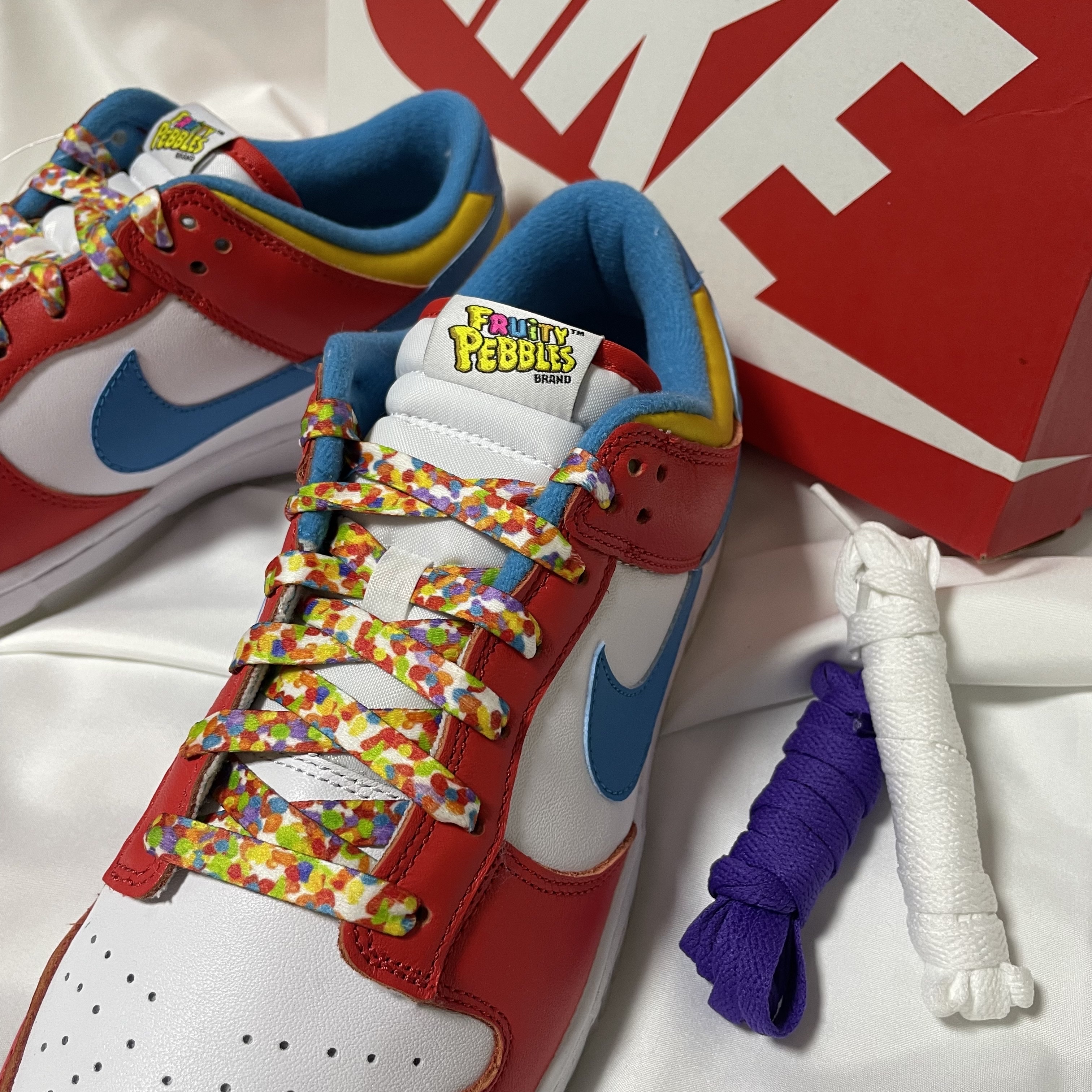 Nike x LeBron James x Fruity Pebbles Dunk Low QS Habanero Red 착용 스타일 - 3