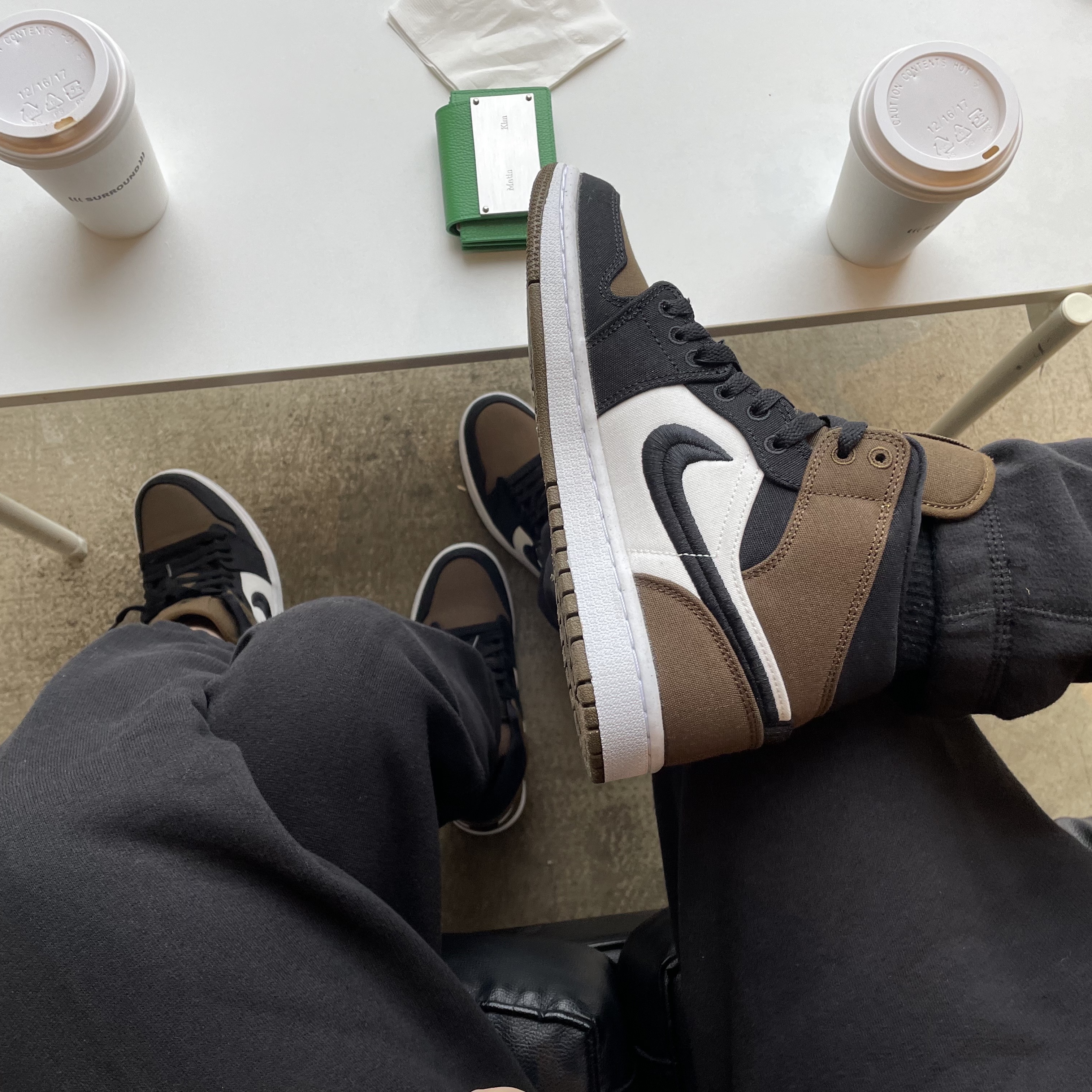 (W) Jordan 1 Mid SE Light Olive Black 착용 스타일