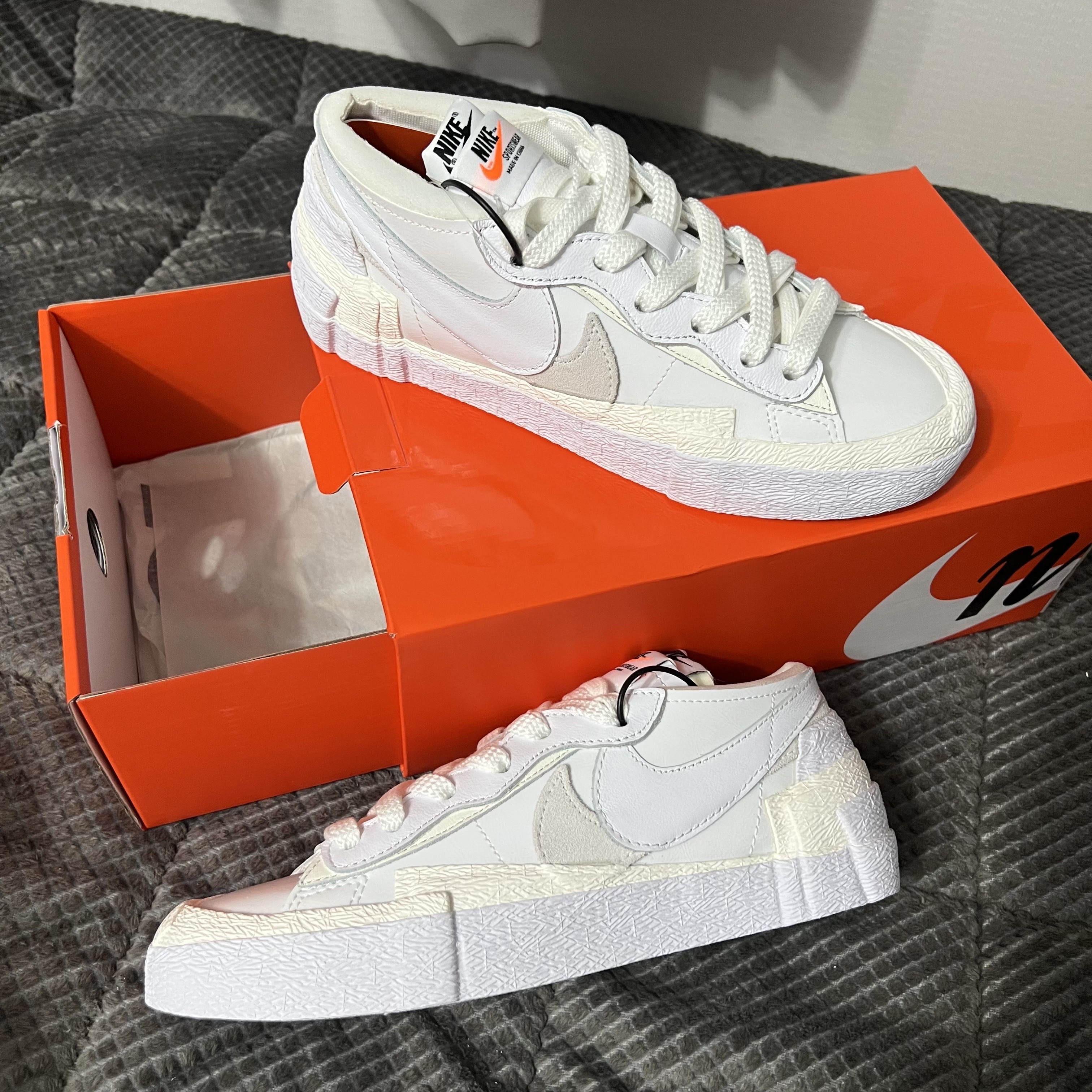 Nike x Sacai Blazer Low White Patent Leather 착용 스타일 - 5