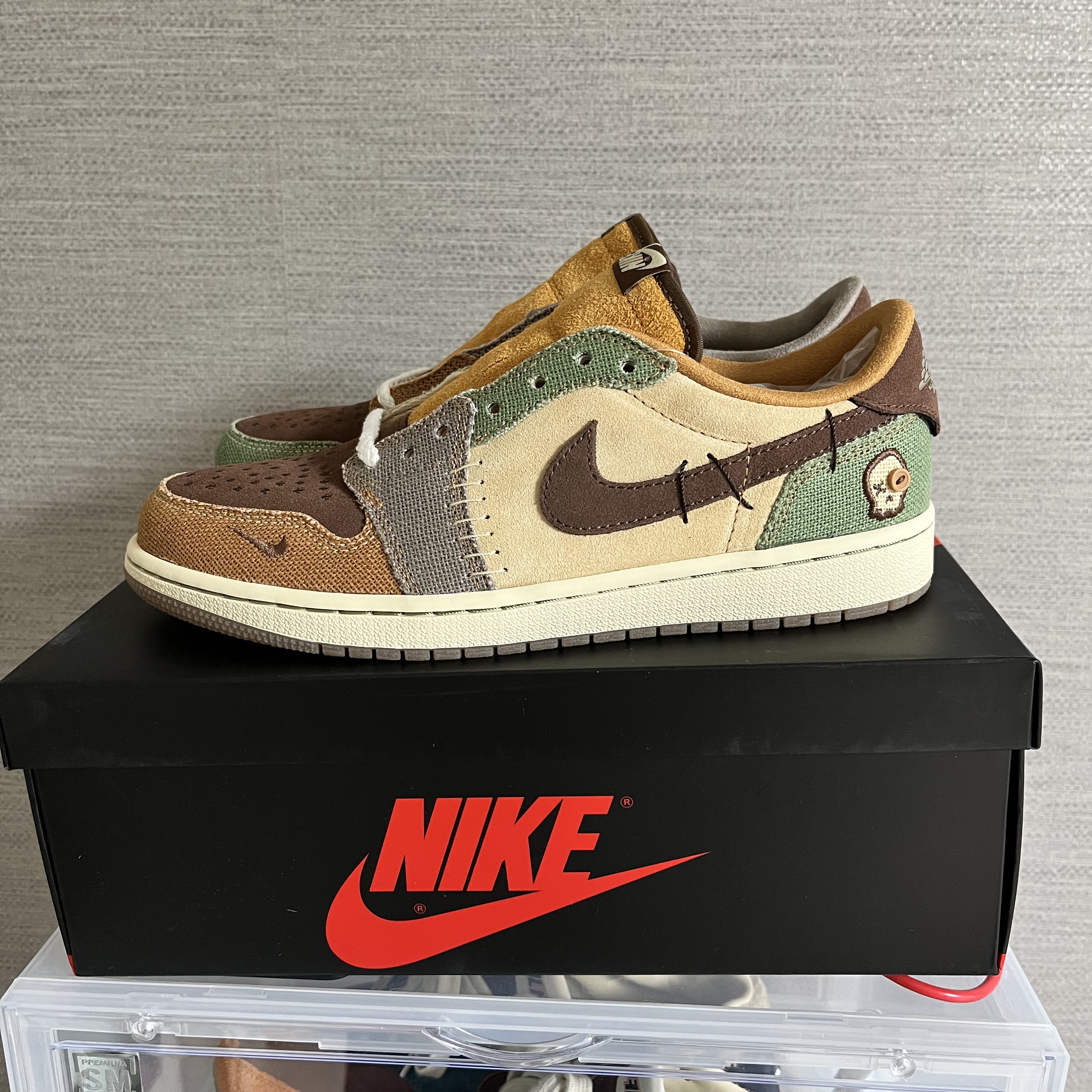 Jordan 1 x Zion Williamson Retro Low OG Flax and Oil Green 착용 스타일 - 1