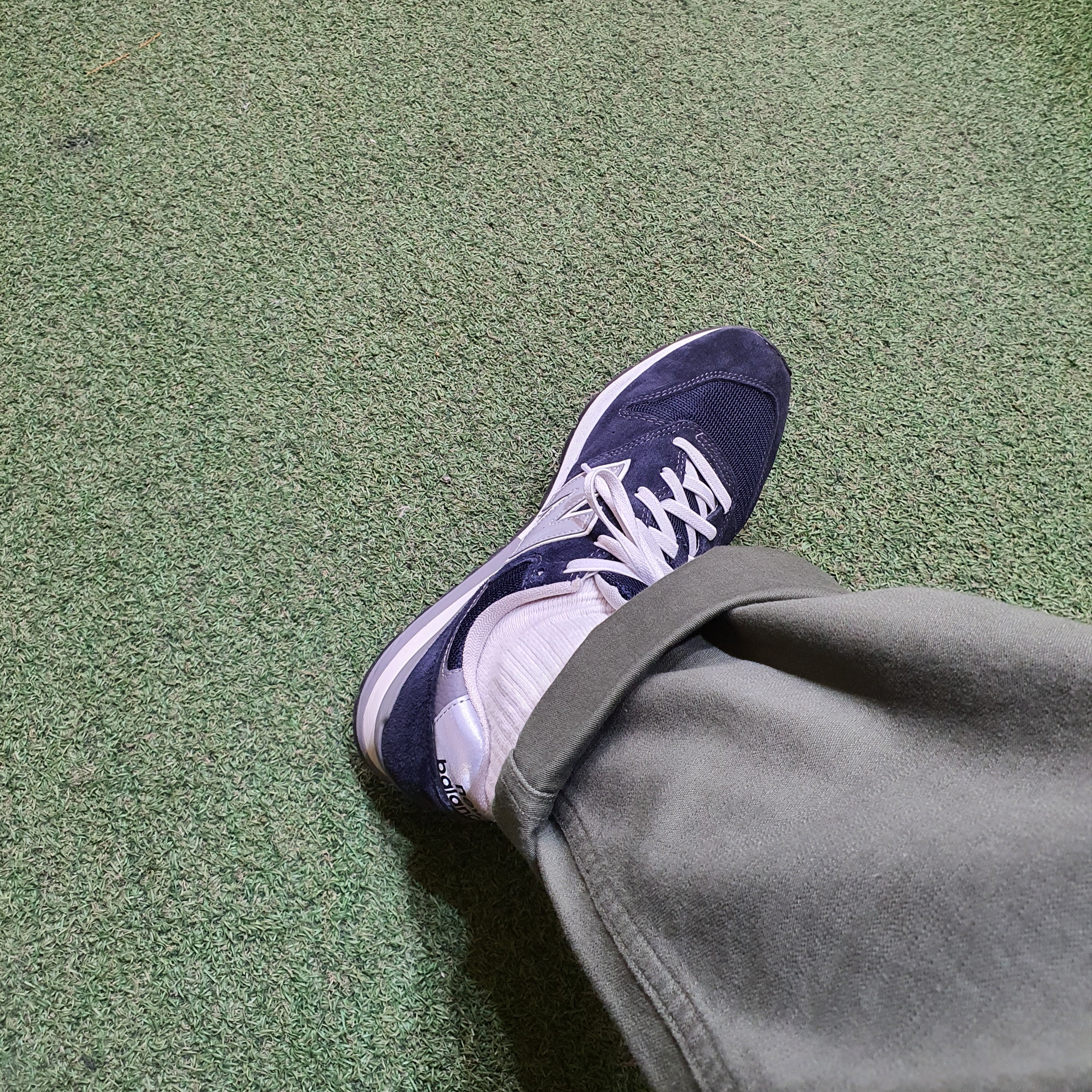 New Balance 996 Navy Silver 착용 스타일