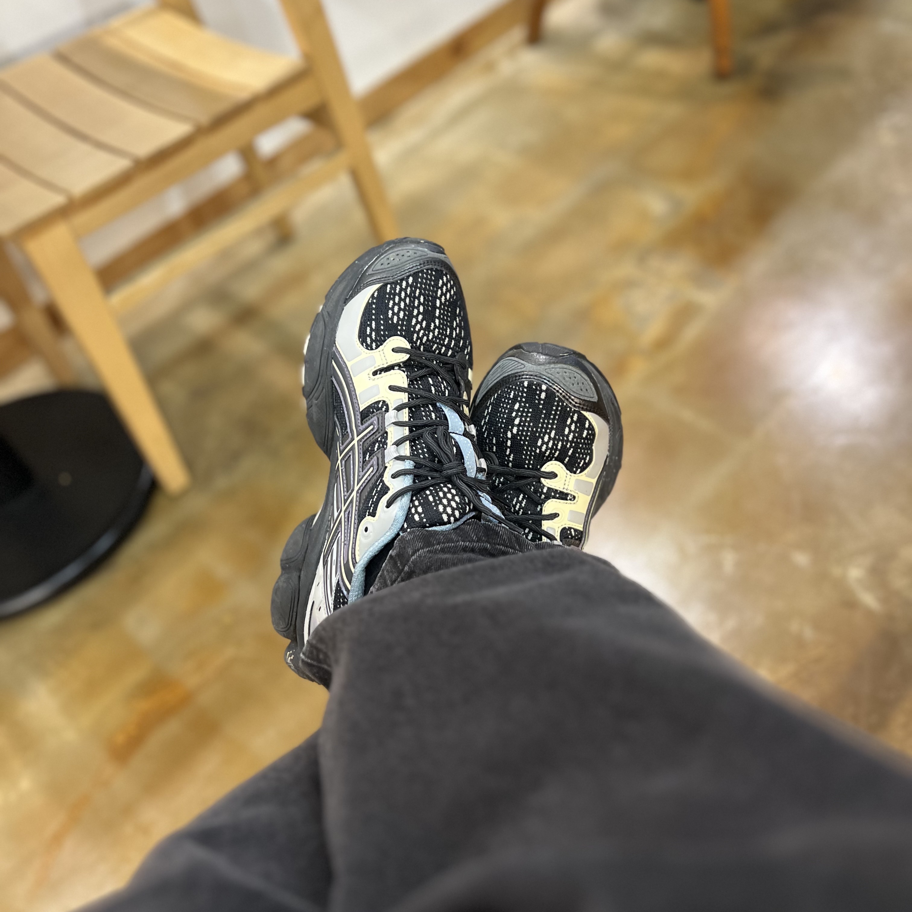 Asics UB5-S Gel-Nimbus 9 Black Gunmetal 착용 스타일 - 1