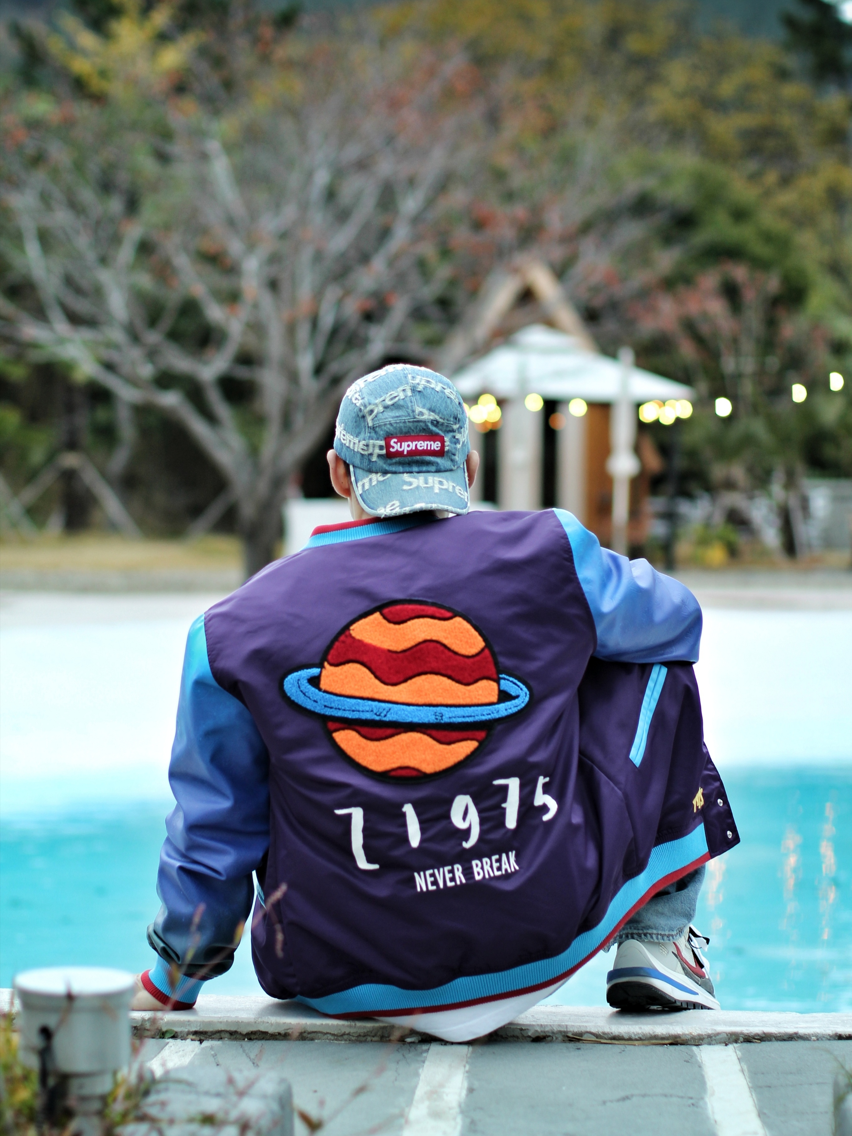 Supreme Frayed Logos Denim Camp Cap Blue - 21SS, Nike x Sacai VaporWaffle Royal Fuchsia 착용 스타일 - 3