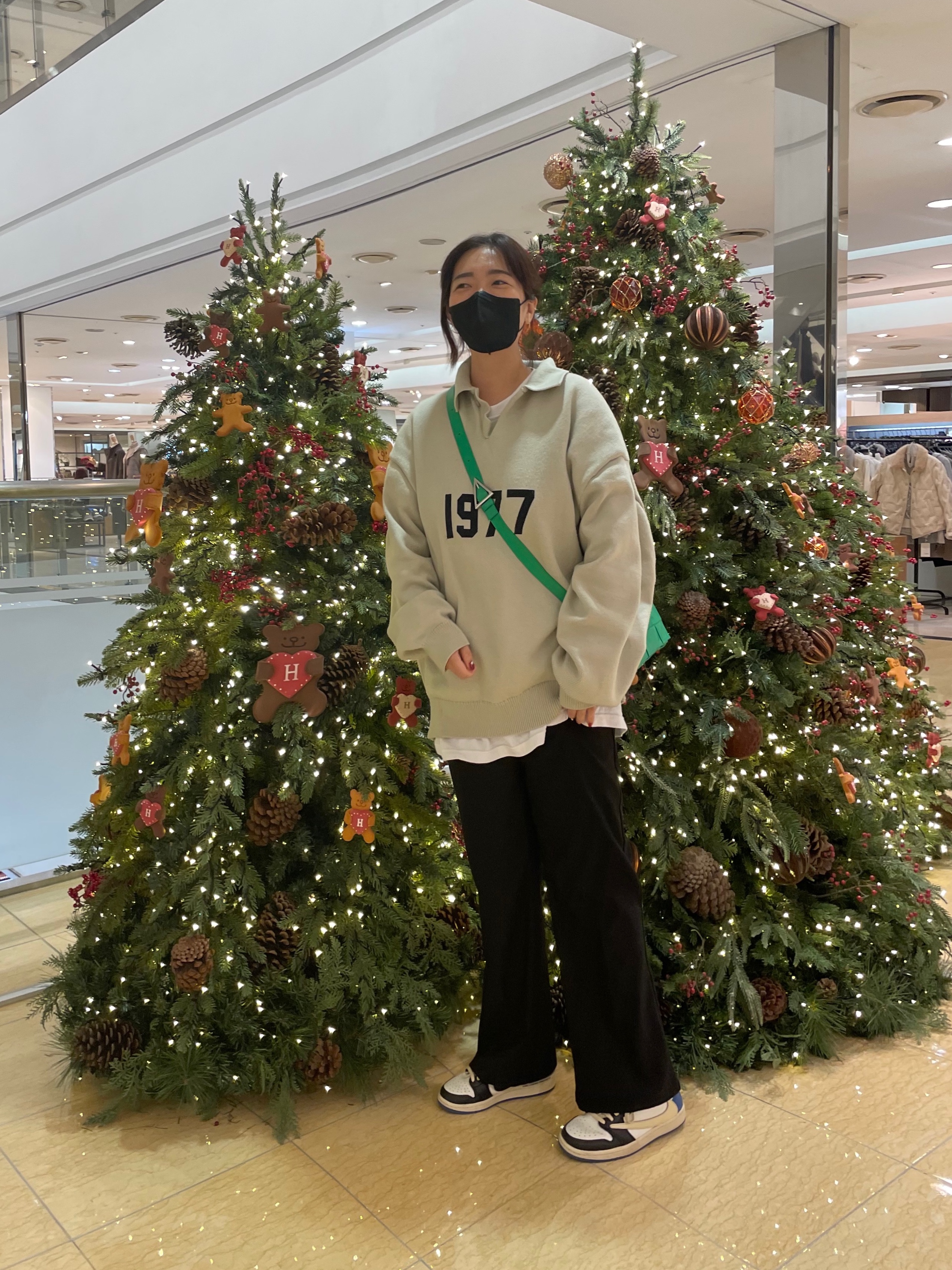 Essentials 1977 Knit Long Sleeve Polo Wheat - 22SS, Jordan 1 x Travis Scott x Fragment Retro Low OG SP Military Blue 착용 스타일 - 1