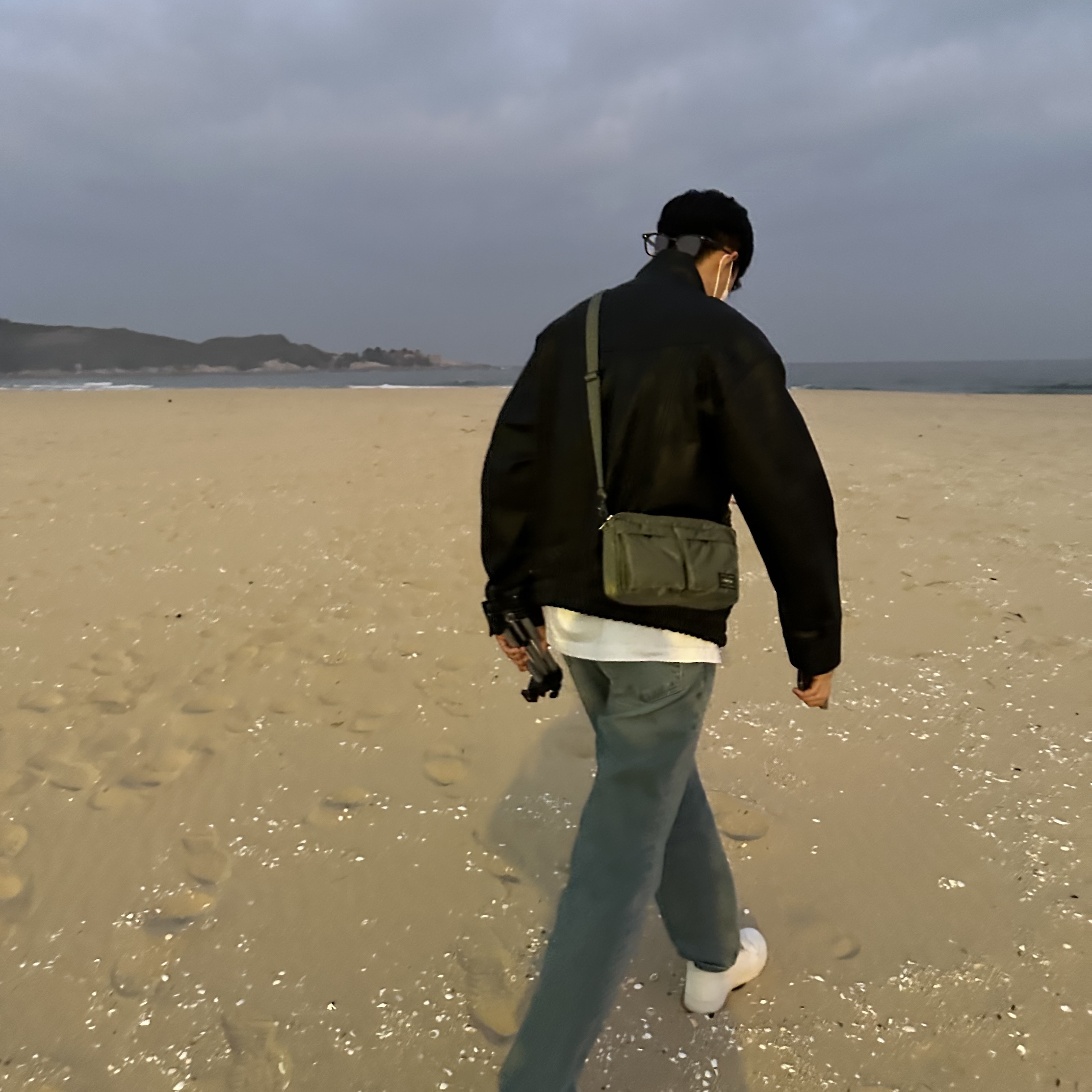 Porter Tanker Shoulder Bag Sage Green, Nike Air Force 1 '07 Low White 착용 스타일