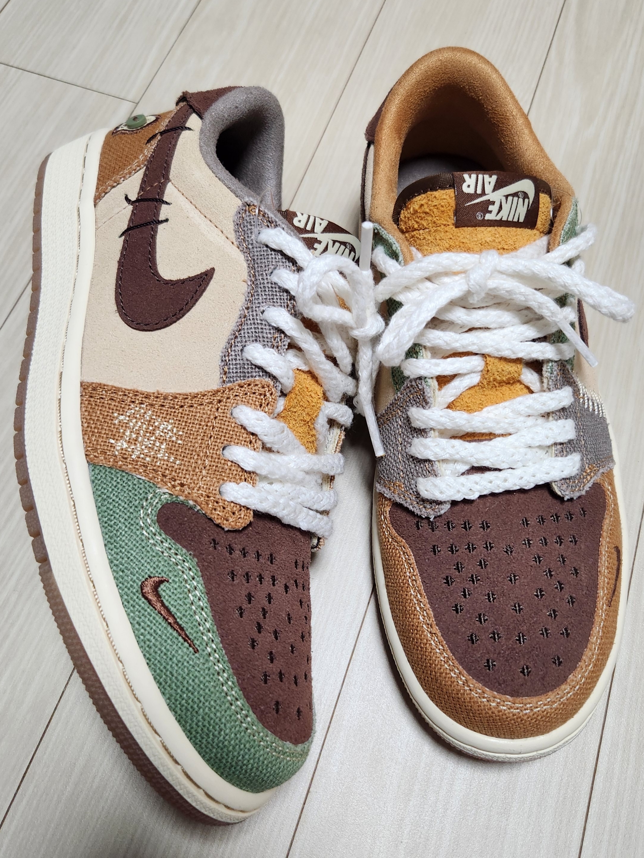 Jordan 1 x Zion Williamson Retro Low OG Flax and Oil Green 착용 스타일 - 2