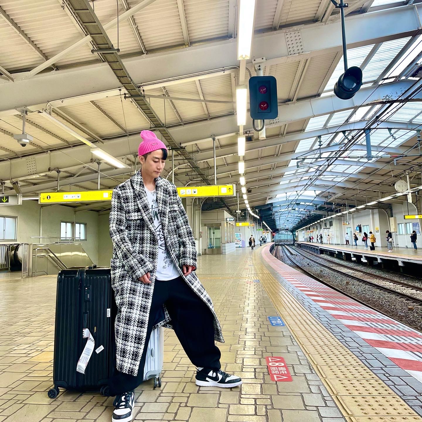 Nike x Ambush Dunk High Black, Stussy x Marc Jacobs 40 WT T-Shirt 착용 스타일