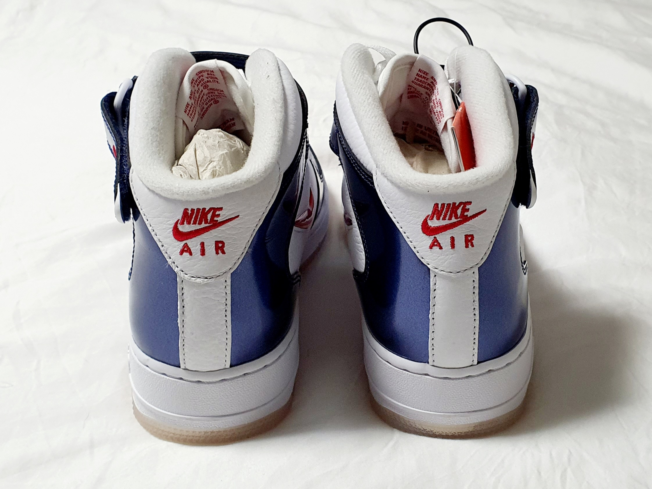 Nike Air Force 1 Mid QS University Red and Midnight Navy 착용 스타일 - 5