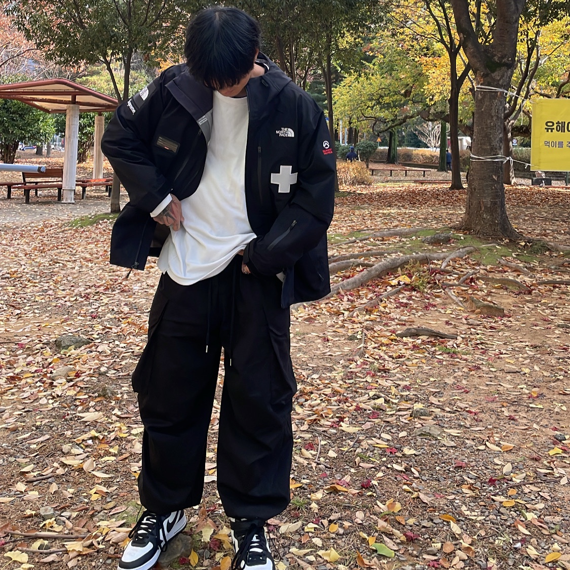 Supreme x The North Face Summit Series Rescue Mountain Pro Jacket Black - 22SS, Nike x Stussy Air Force 1 '07 Mid SP Black and Light Bone 착용 스타일 - 4