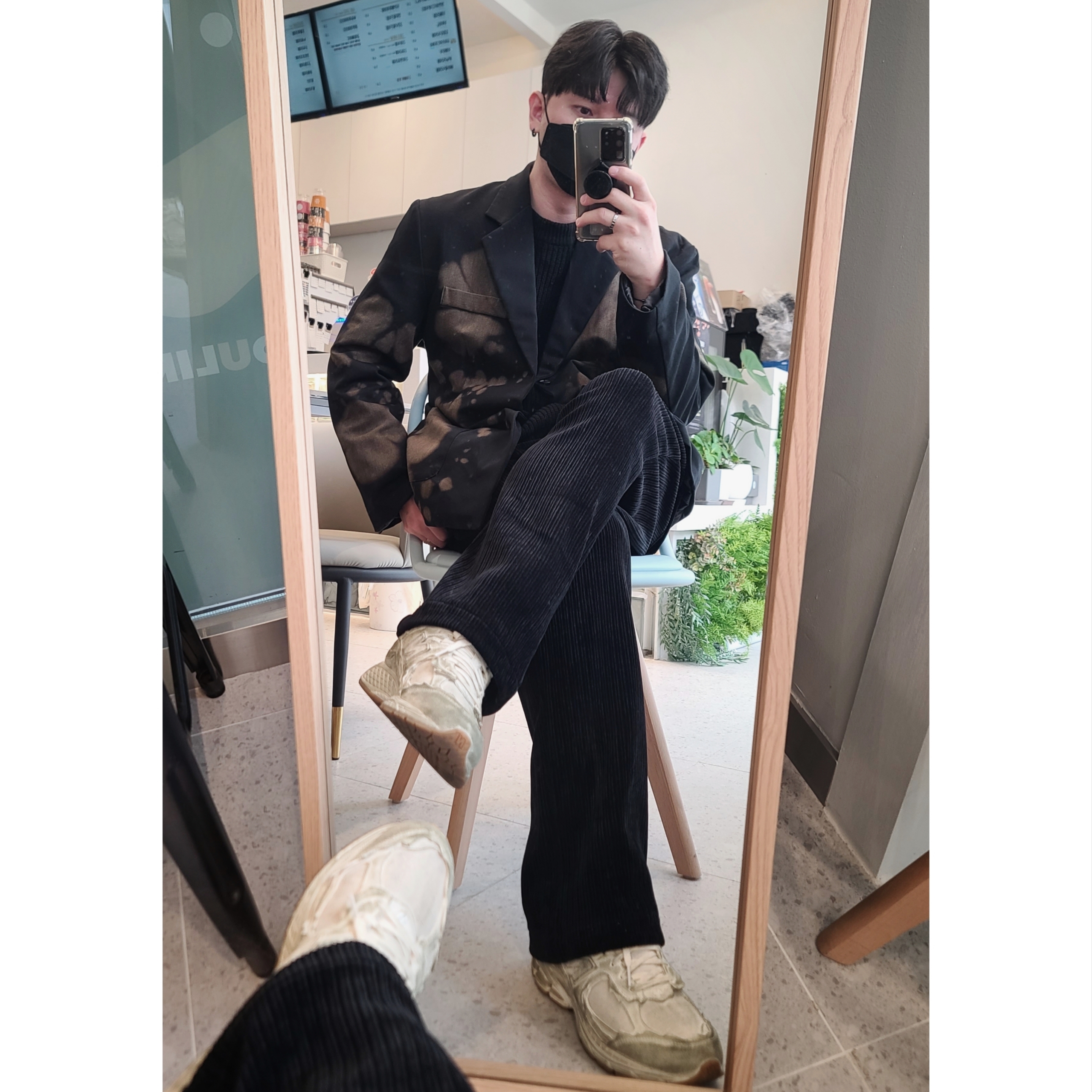 New Balance 2002R Protection Pack Distressed 착용 스타일 - 1