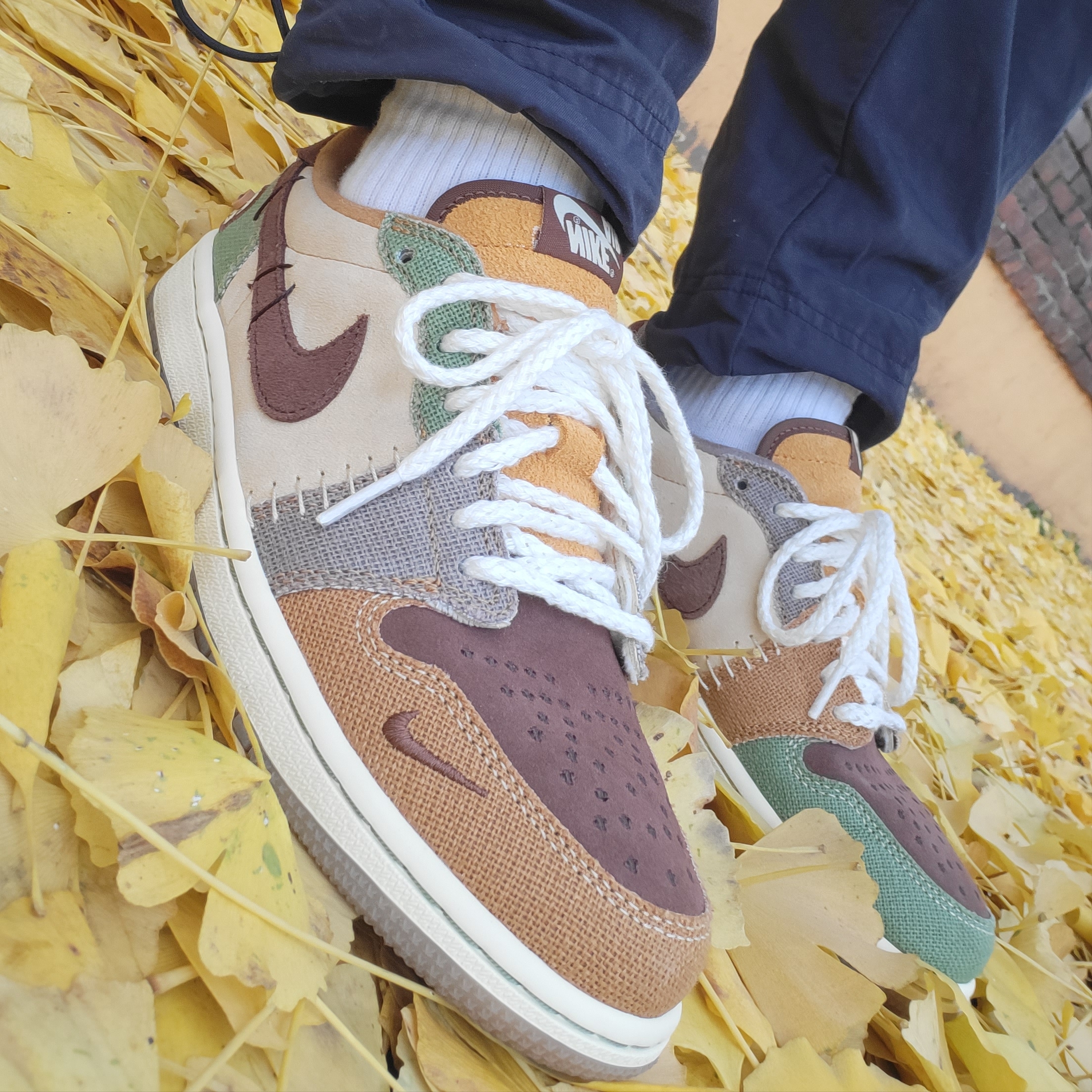 Jordan 1 x Zion Williamson Retro Low OG Flax and Oil Green 착용 스타일 - 1