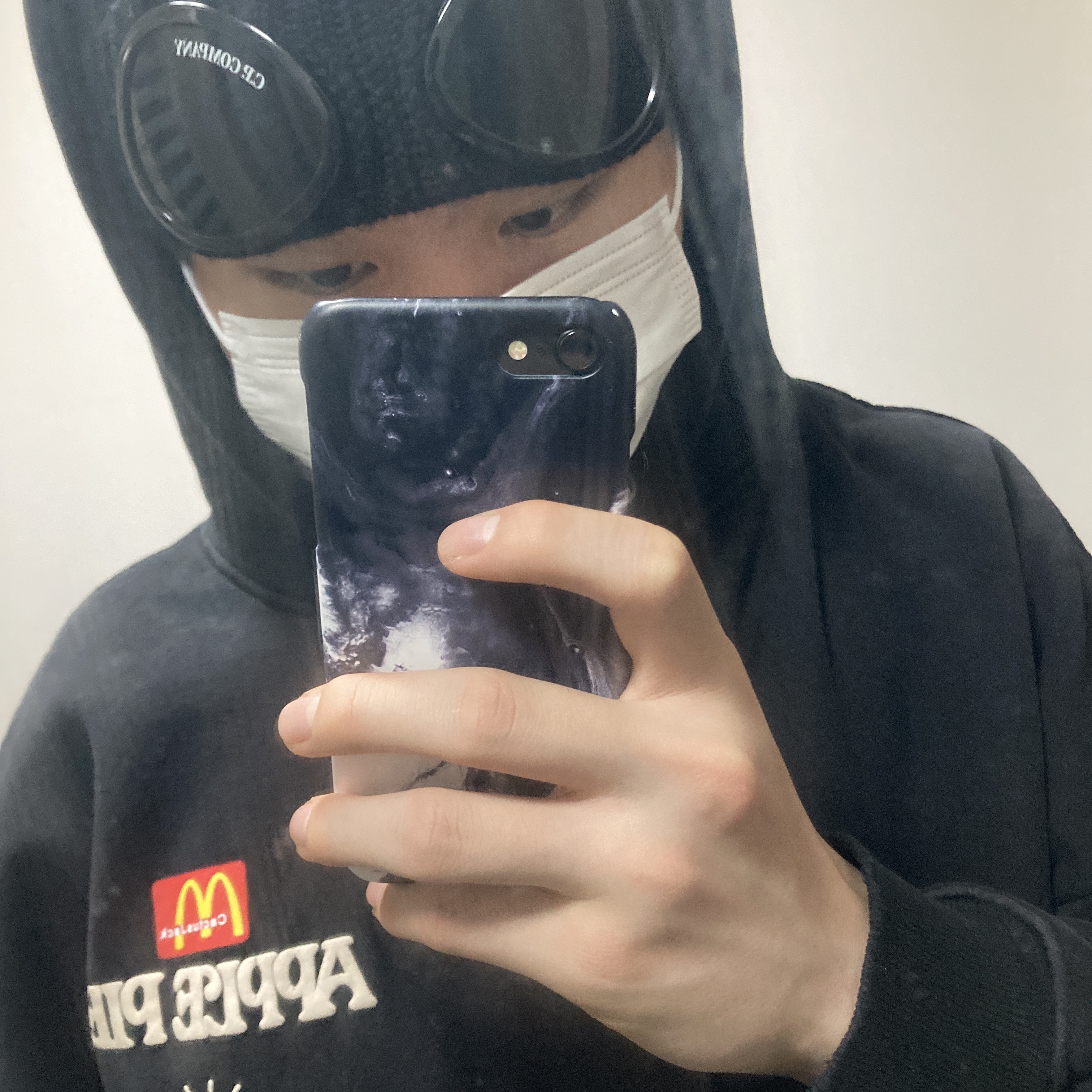 C.P. Company Extra Fine Merino Wool Goggle Beanie Black, C.P. Company Extra Fine Merino Wool Goggle Beanie Forged Iron Grey 착용 스타일