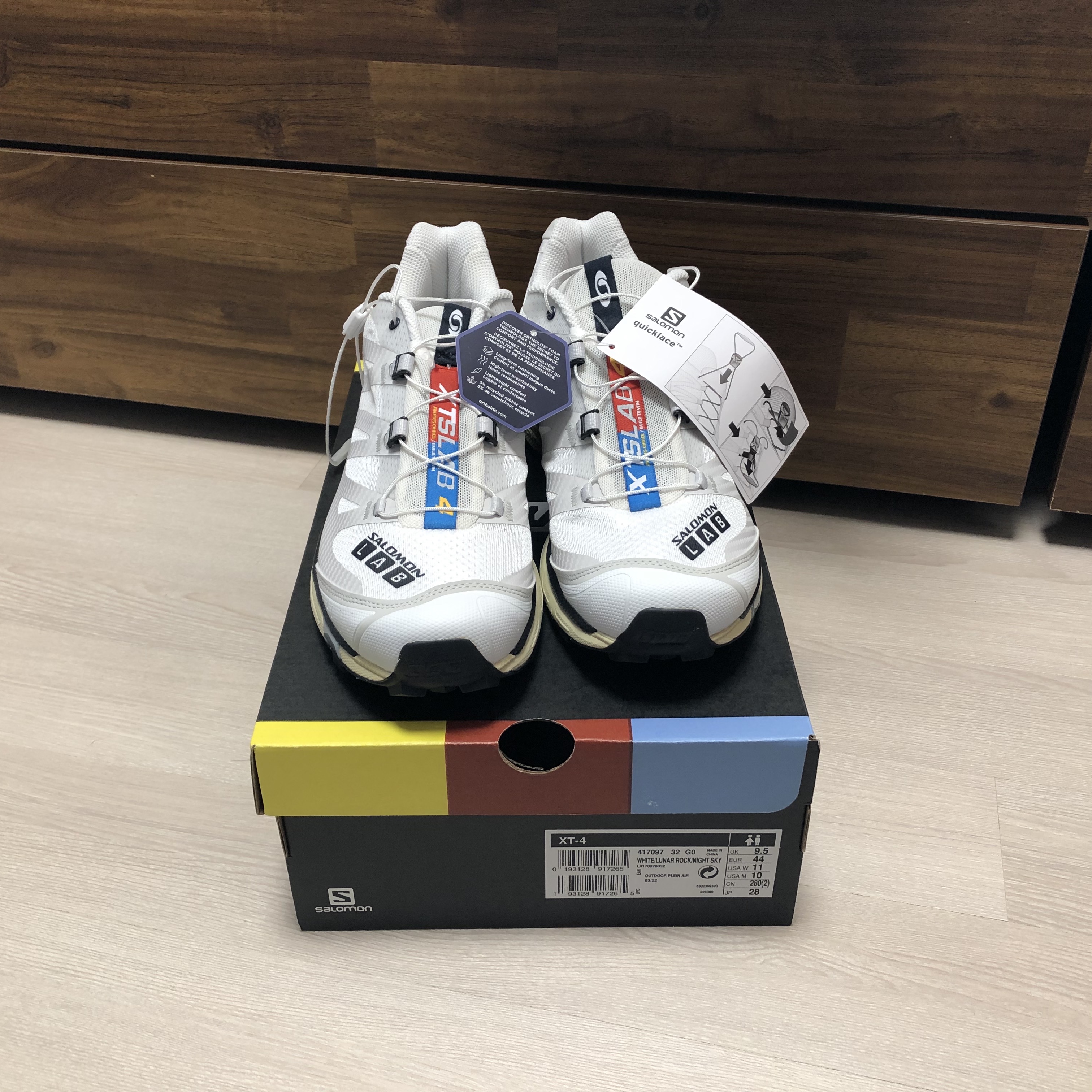 Salomon XT-4 White Lunar Rock 착용 스타일 - 1