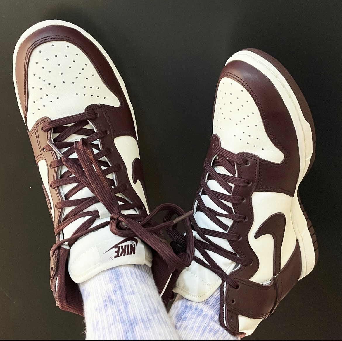 (W) Nike Dunk High Burgundy Crush 착용 스타일