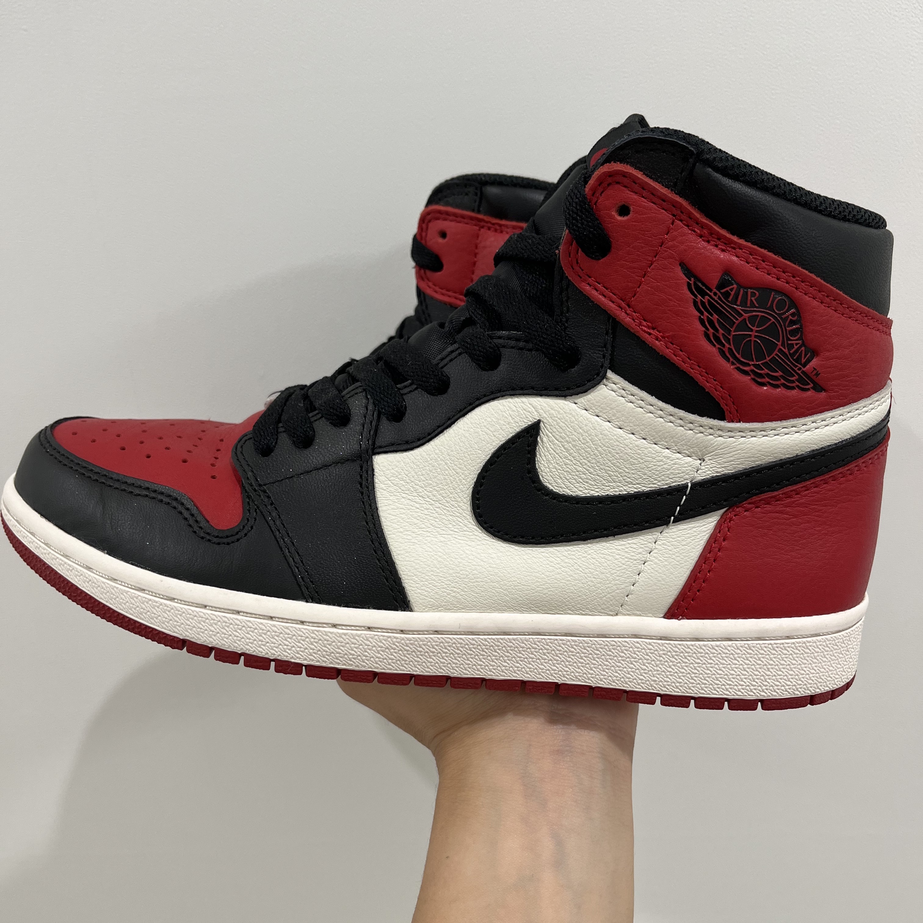 Jordan 1 Retro High OG Bred Toe, Jordan 1 Retro High OG Taxi 착용 스타일 - 2
