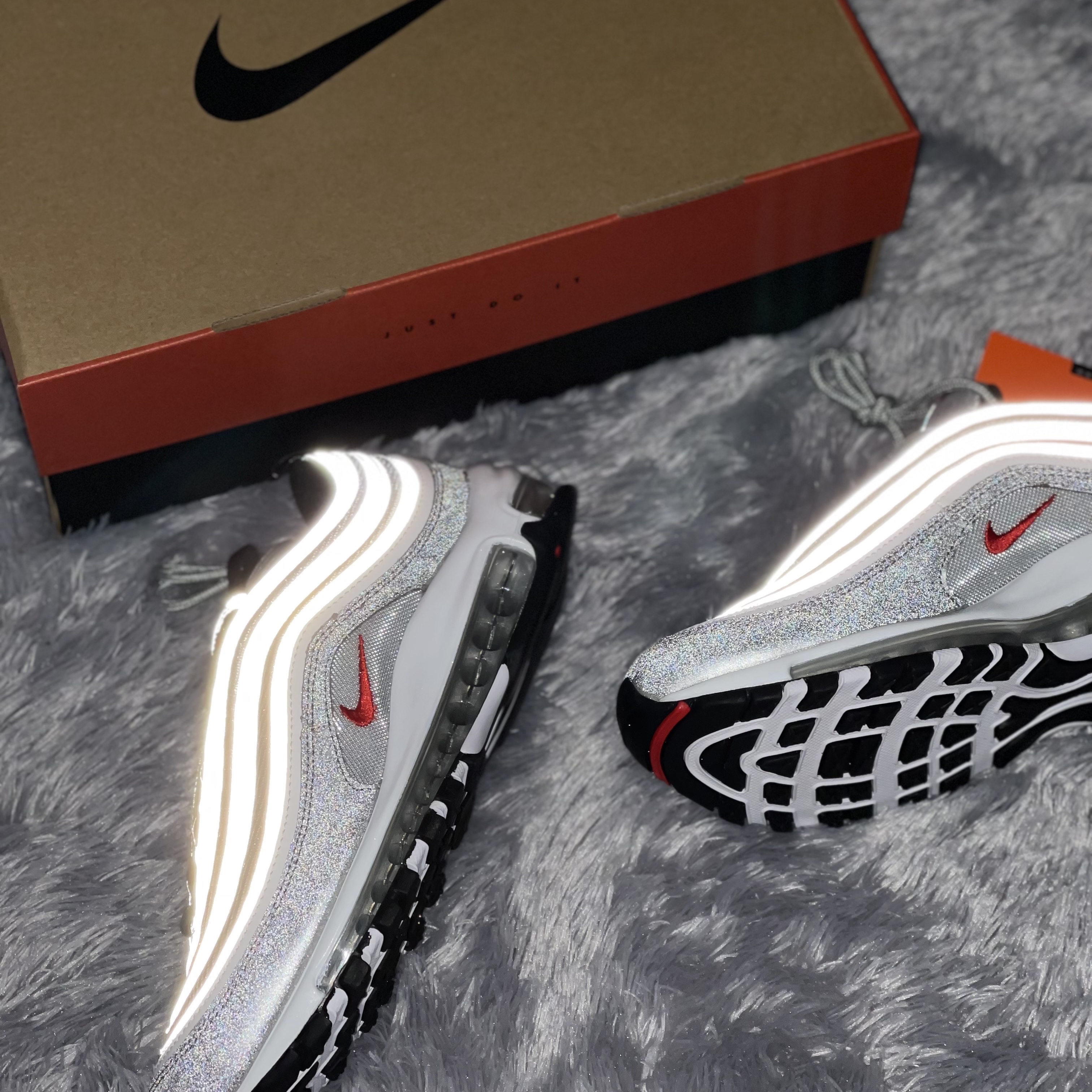 Nike Air Max 97 OG Silver Bullet 2022 착용 스타일 - 2