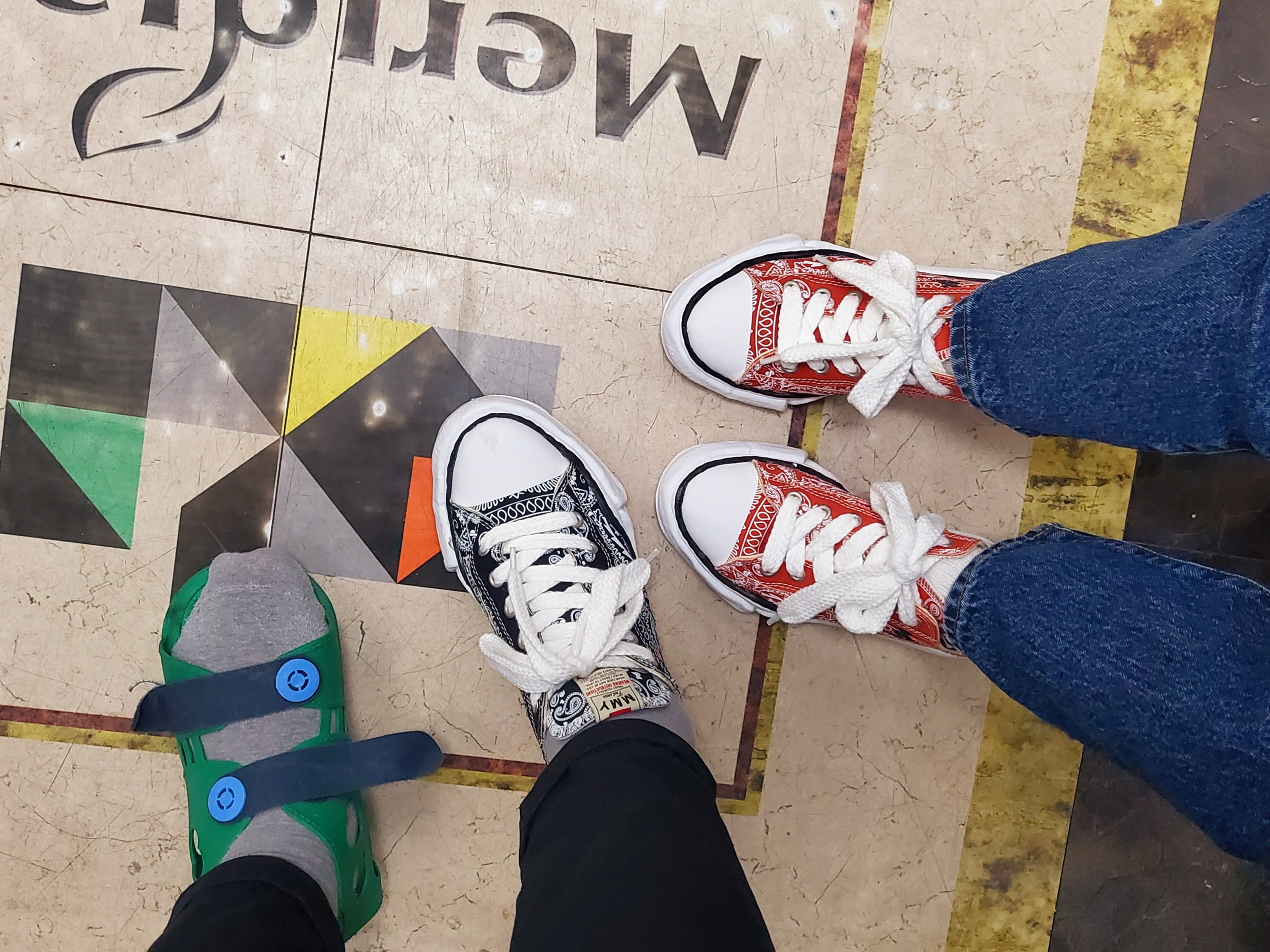 Maison Mihara Yasuhiro x Casestudy Peterson OG Sole Bandana Low-top Sneakers Black, Maison Mihara Yasuhiro x Casestudy Peterson OG Sole Bandana Low-top Sneakers Orange 착용 스타일