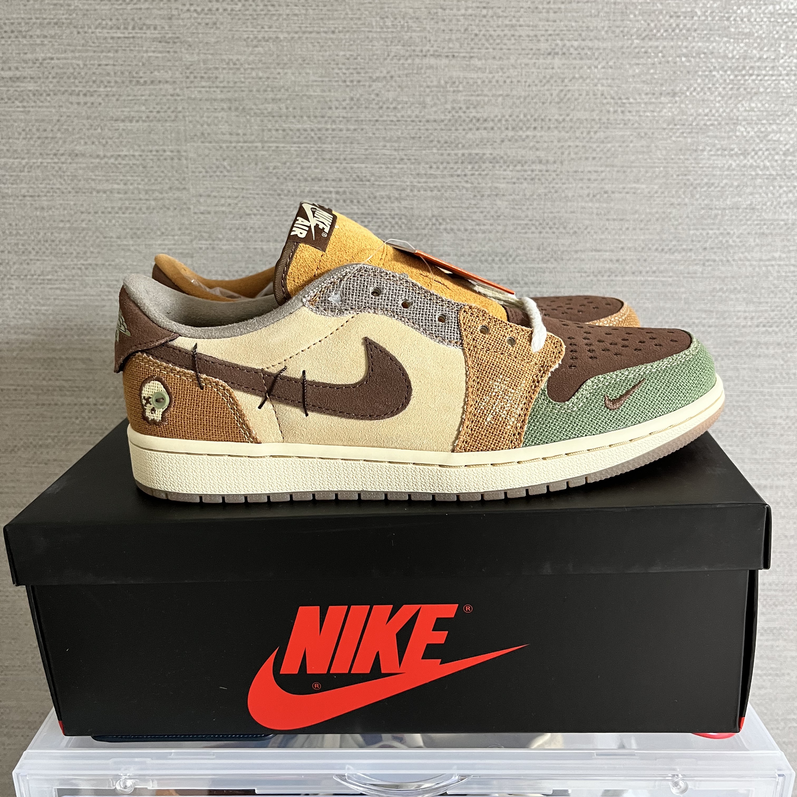 Jordan 1 x Zion Williamson Retro Low OG Flax and Oil Green 착용 스타일 - 2
