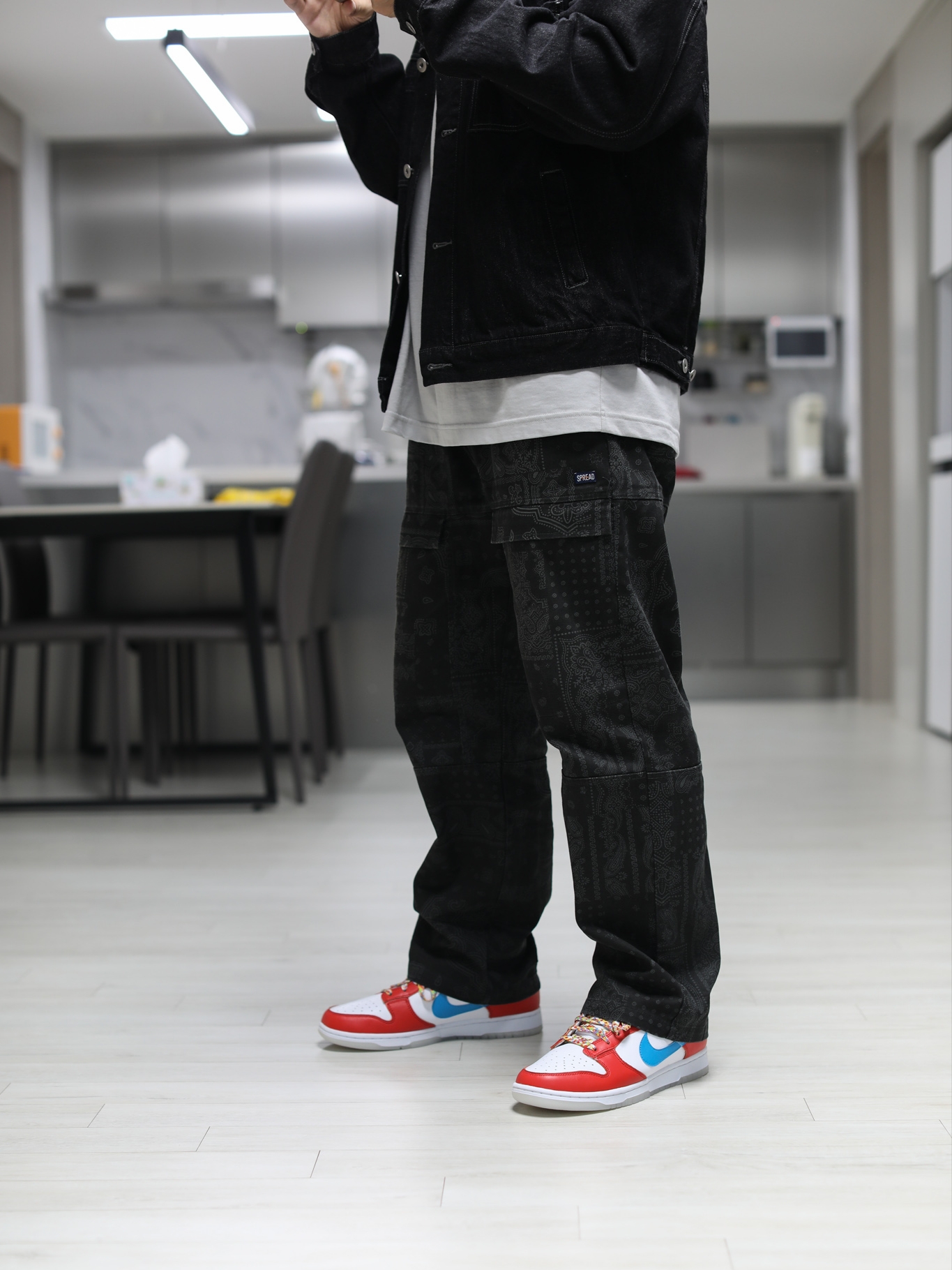 Nike x LeBron James x Fruity Pebbles Dunk Low QS Habanero Red 착용 스타일
