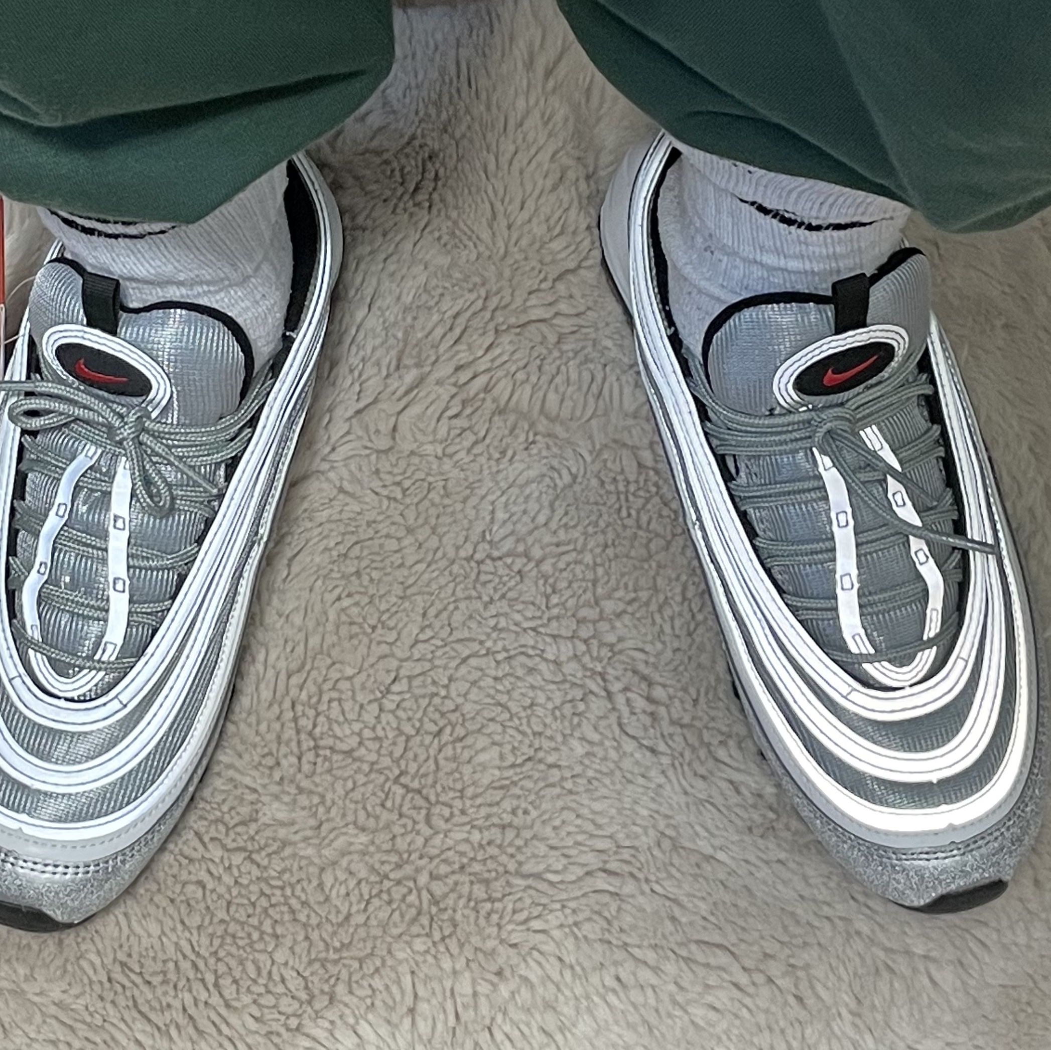 Nike Air Max 97 OG Silver Bullet 2022 착용 스타일 - 5