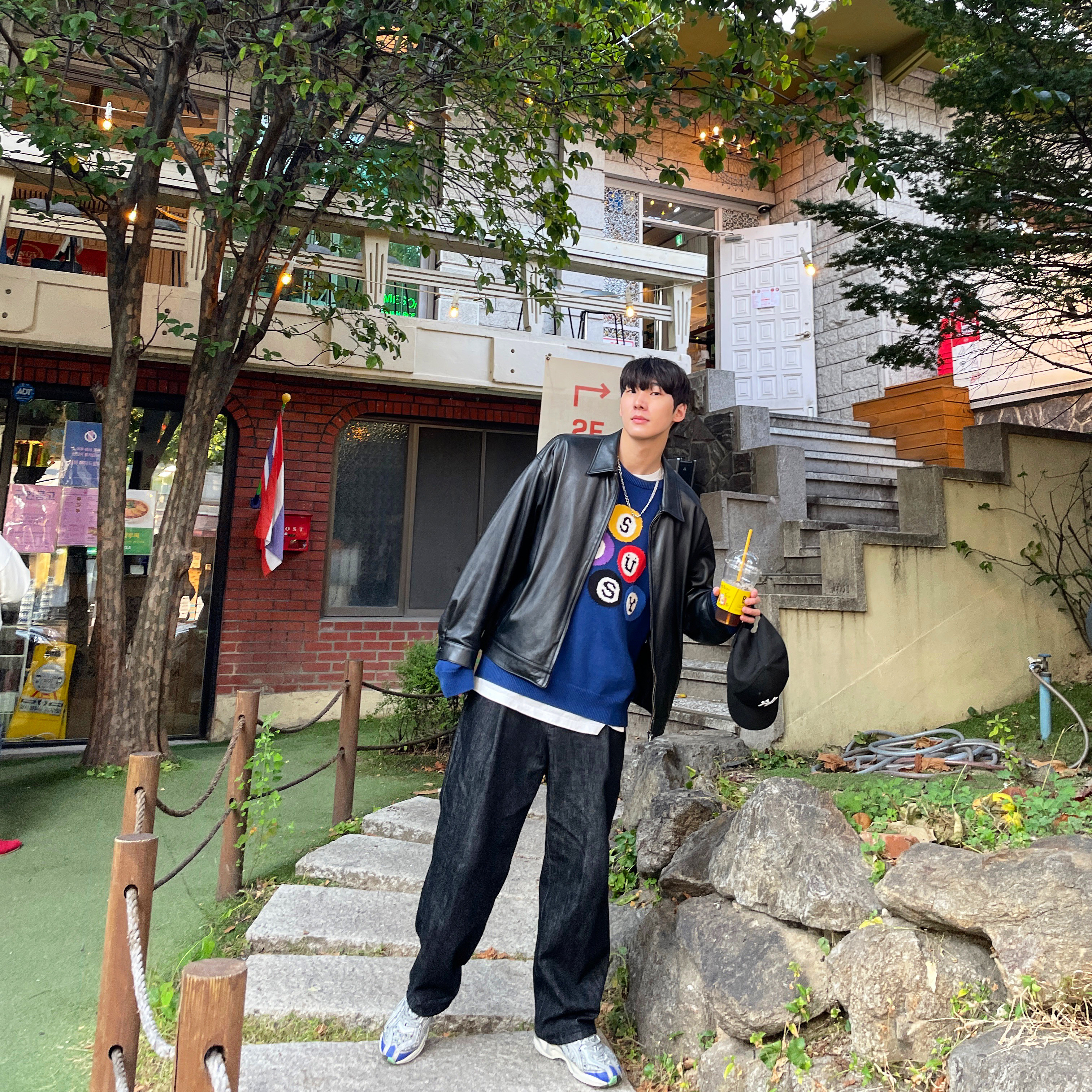 Stussy Billiard Sweater Navy, Asics x Awake NY Gel-Preleus Cool Grey Silver 착용 스타일