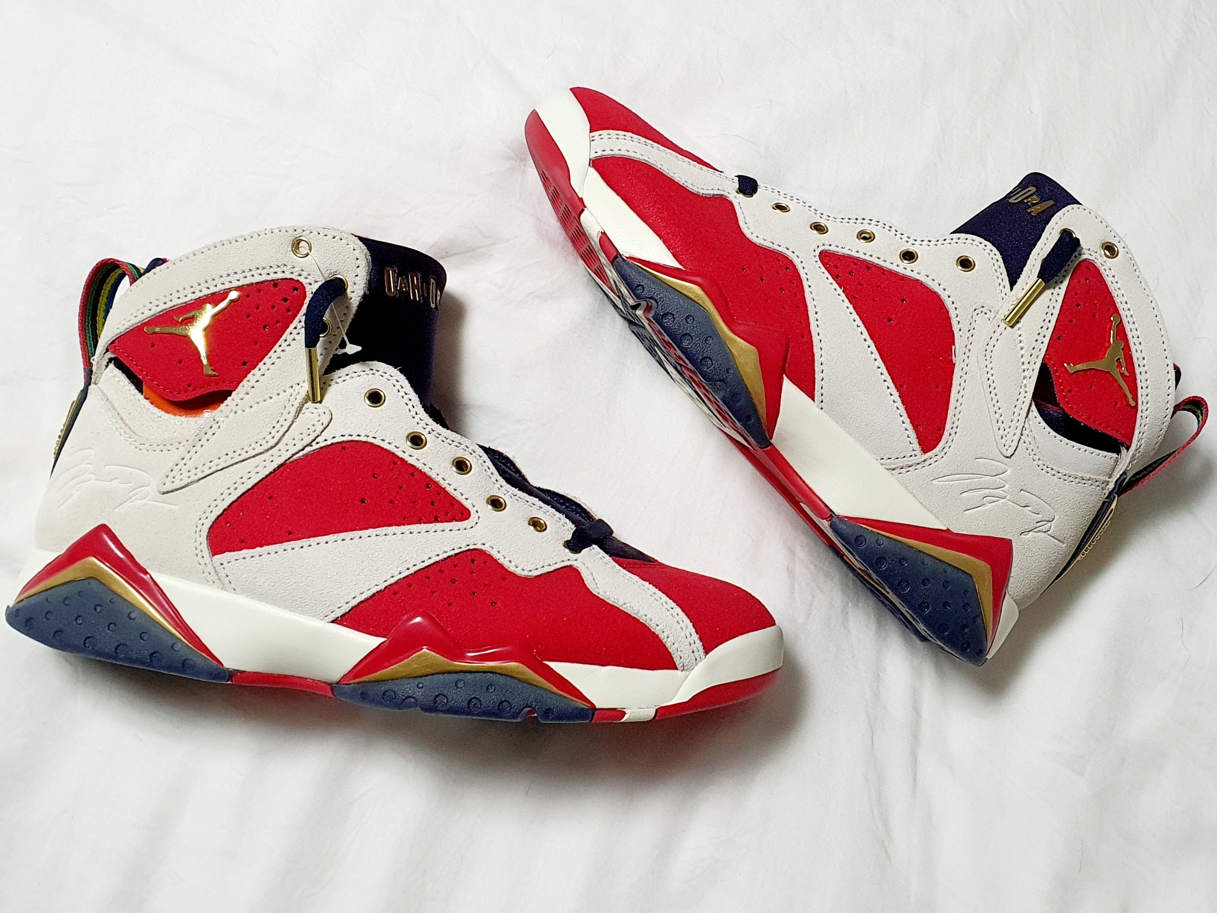 Jordan 7 x Trophy Room Retro SP True Red and Obsidian 착용 스타일 - 4
