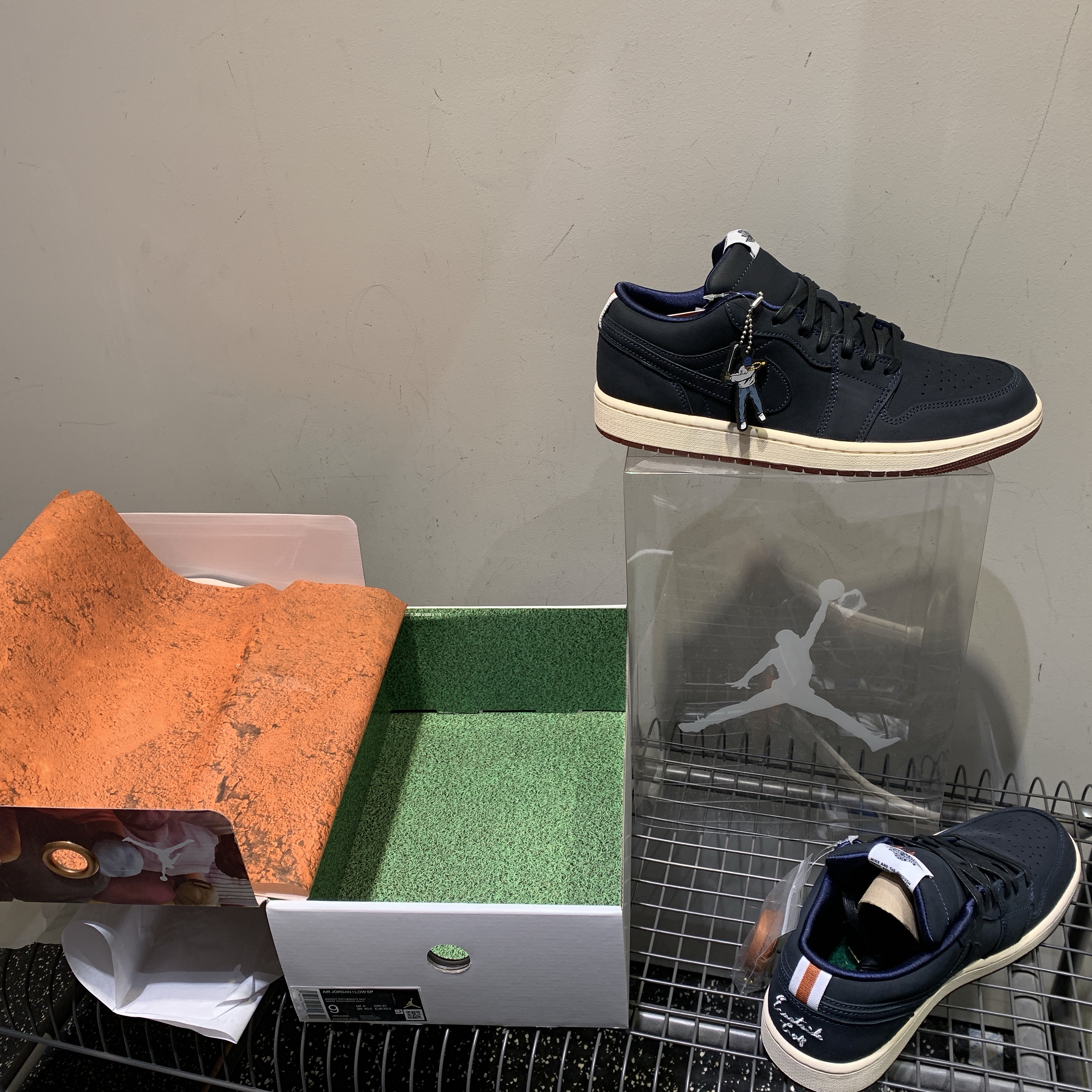 Jordan 1 x Eastside Golf Low Midnight Navy 착용 스타일 - 1