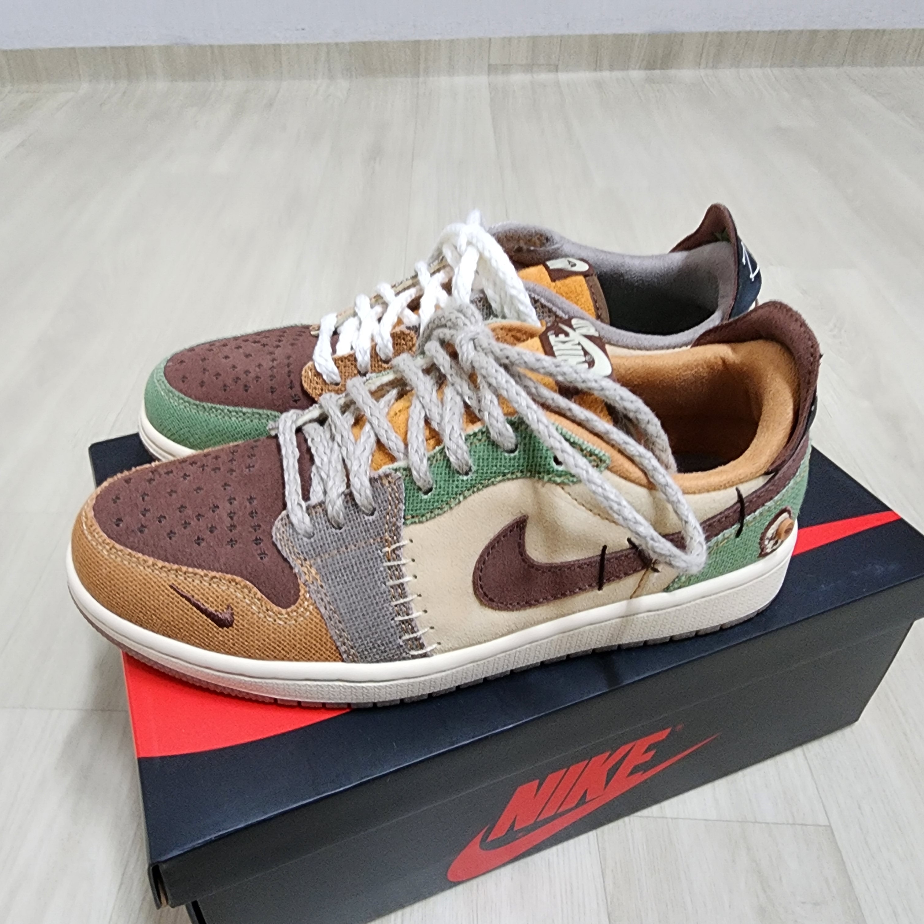 Jordan 1 x Zion Williamson Retro Low OG Flax and Oil Green 착용 스타일 - 1