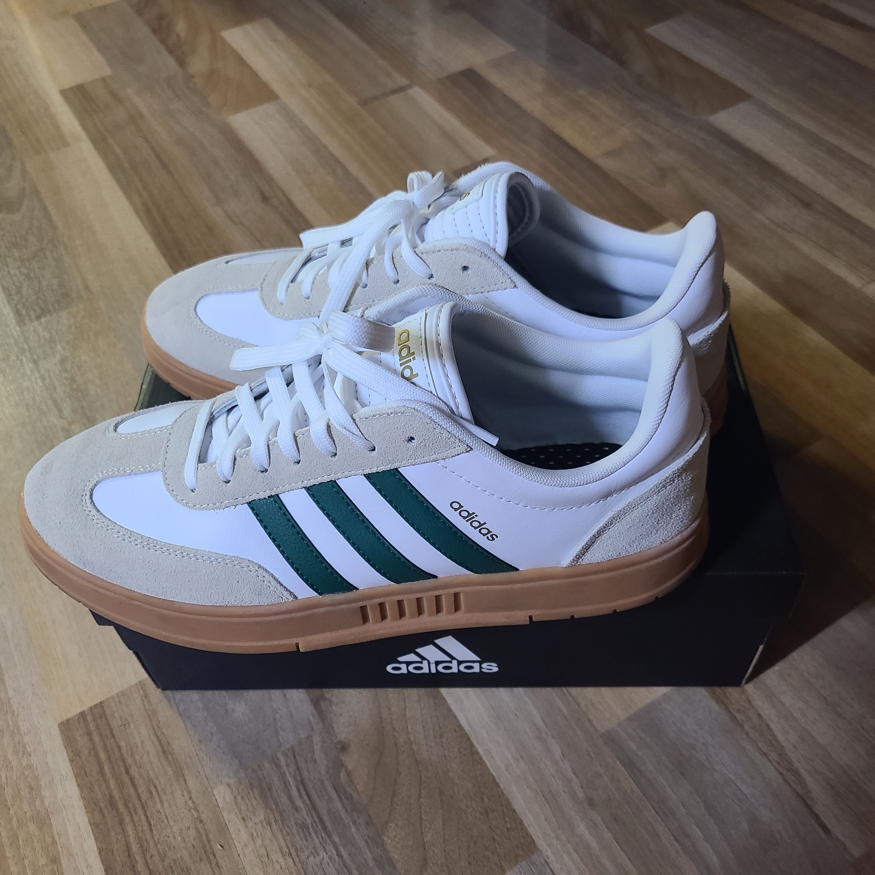 Adidas Gradas Collegiate Green 착용 스타일