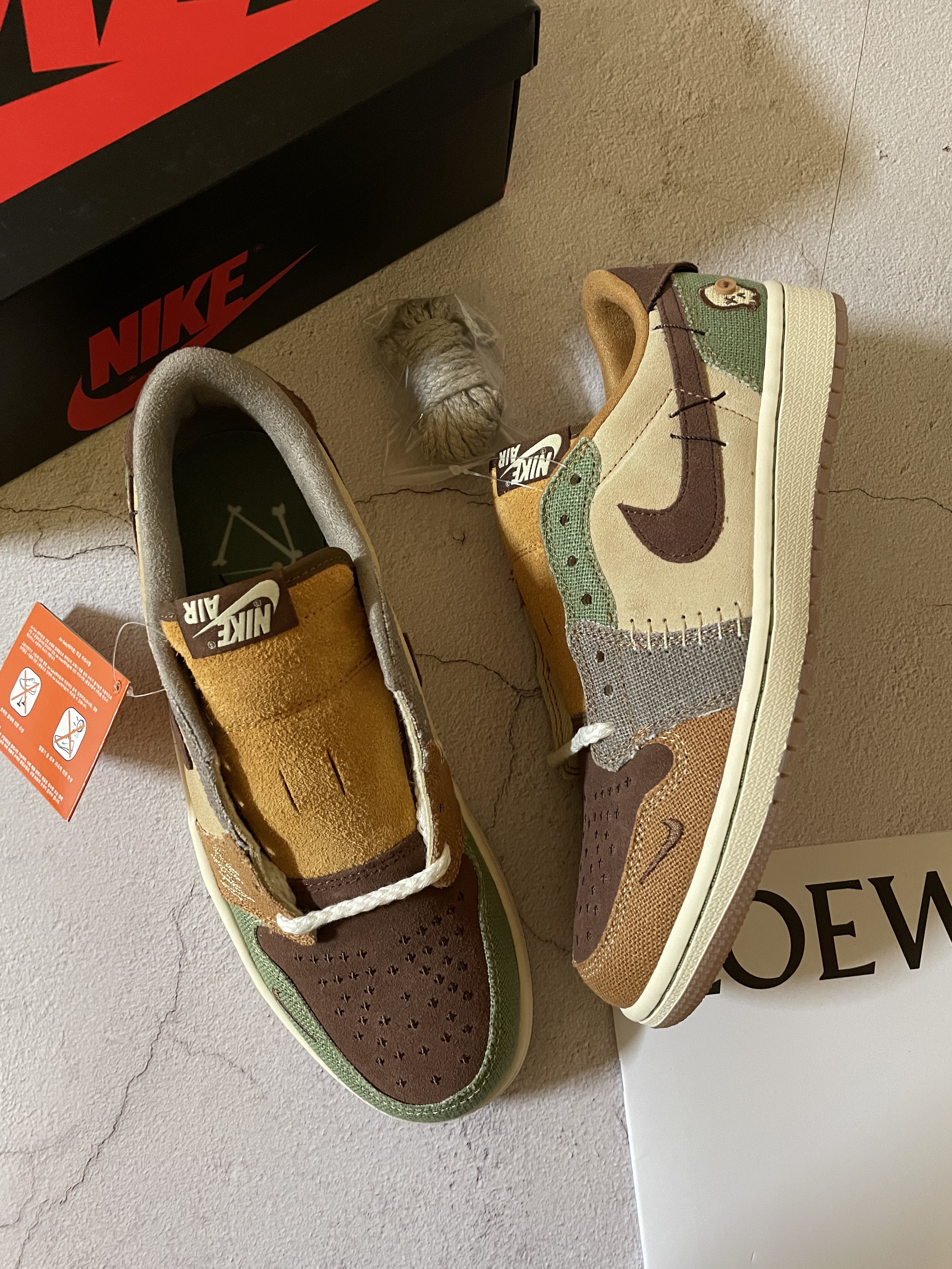 Jordan 1 x Zion Williamson Retro Low OG Flax and Oil Green 착용 스타일 - 2