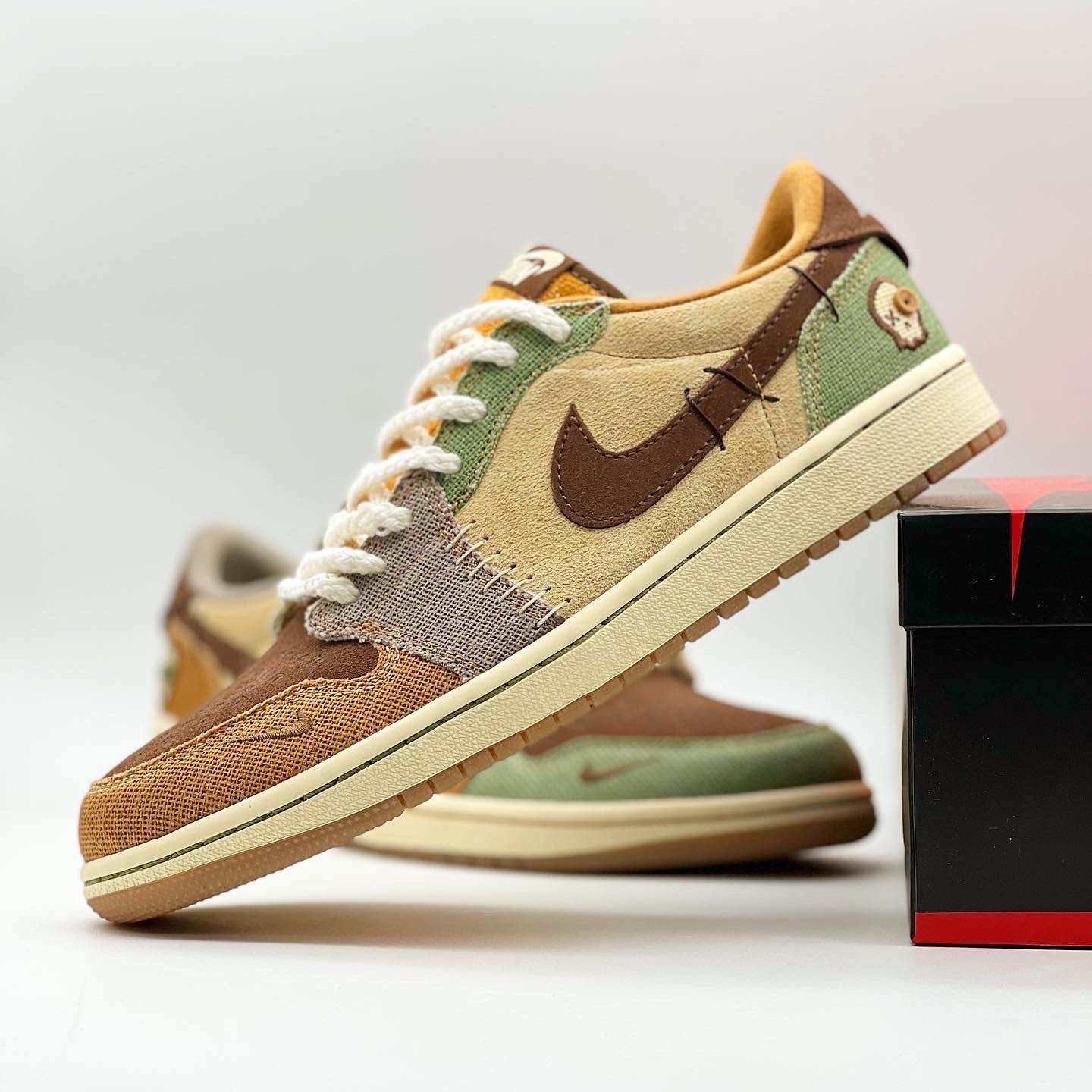 Jordan 1 x Zion Williamson Retro Low OG Flax and Oil Green 착용 스타일 - 4