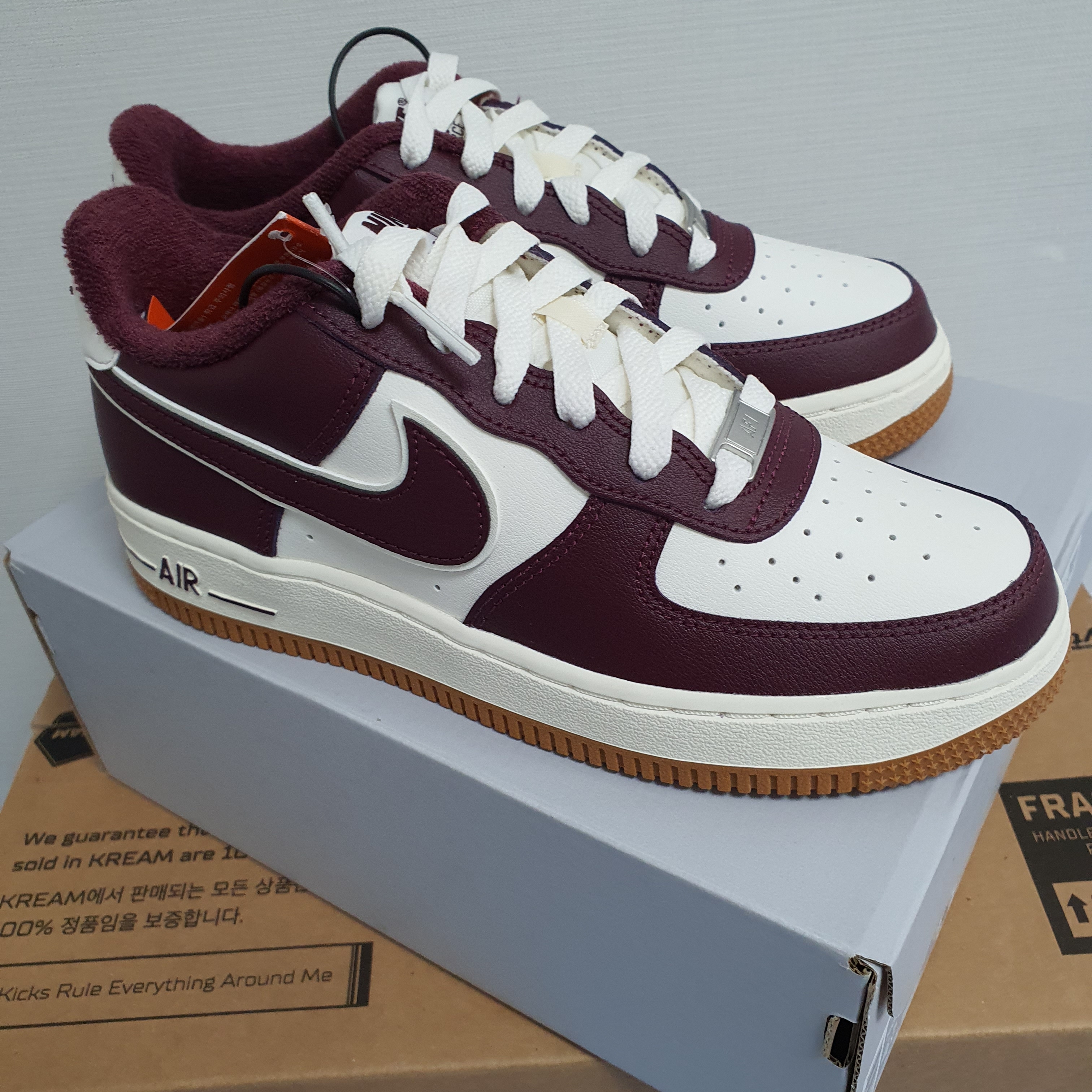 (GS) Nike Air Force 1 LV8 3 Night Maroon 착용 스타일