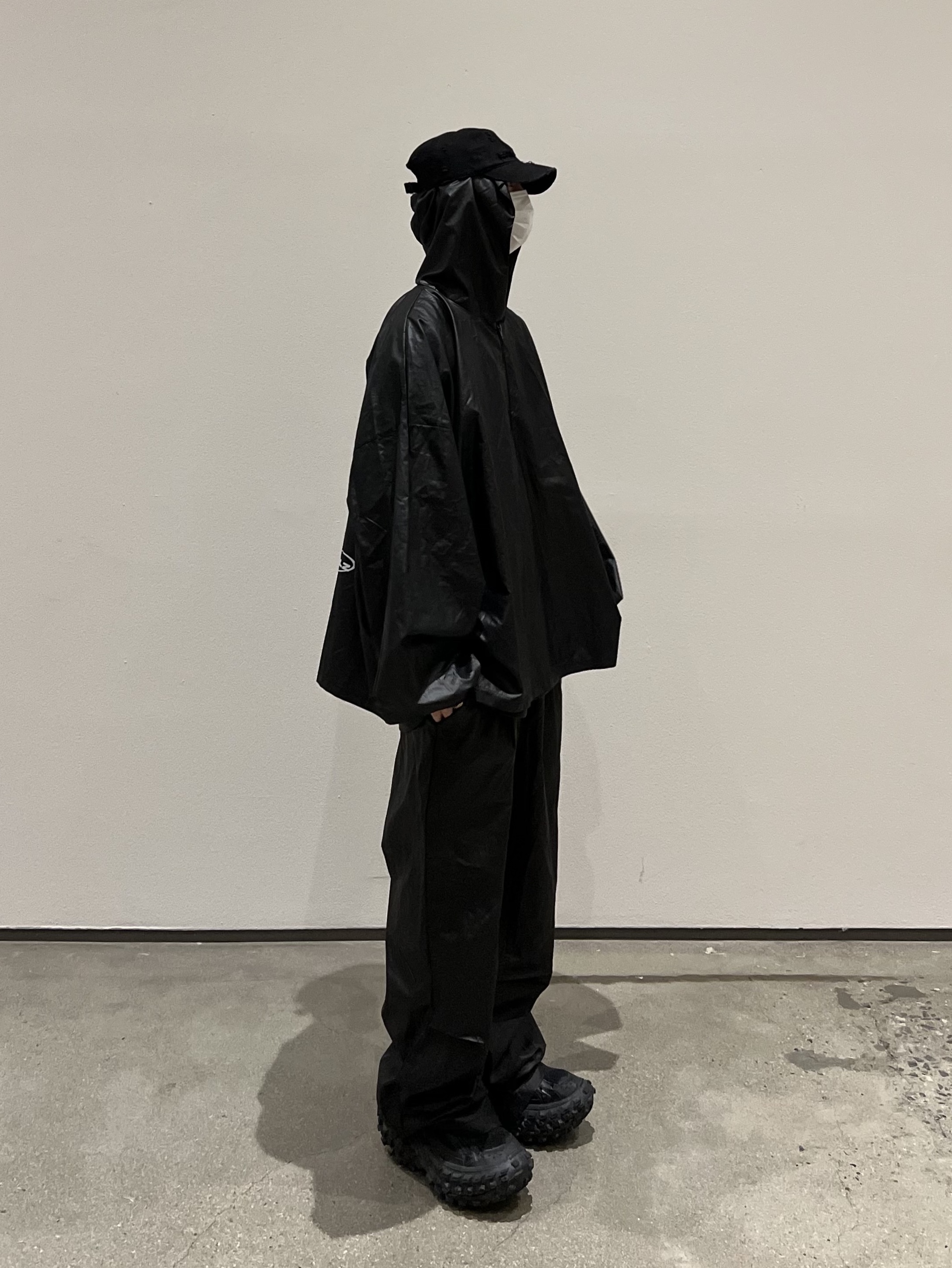 Balenciaga Defender Sneakers Black 착용 스타일 - 2