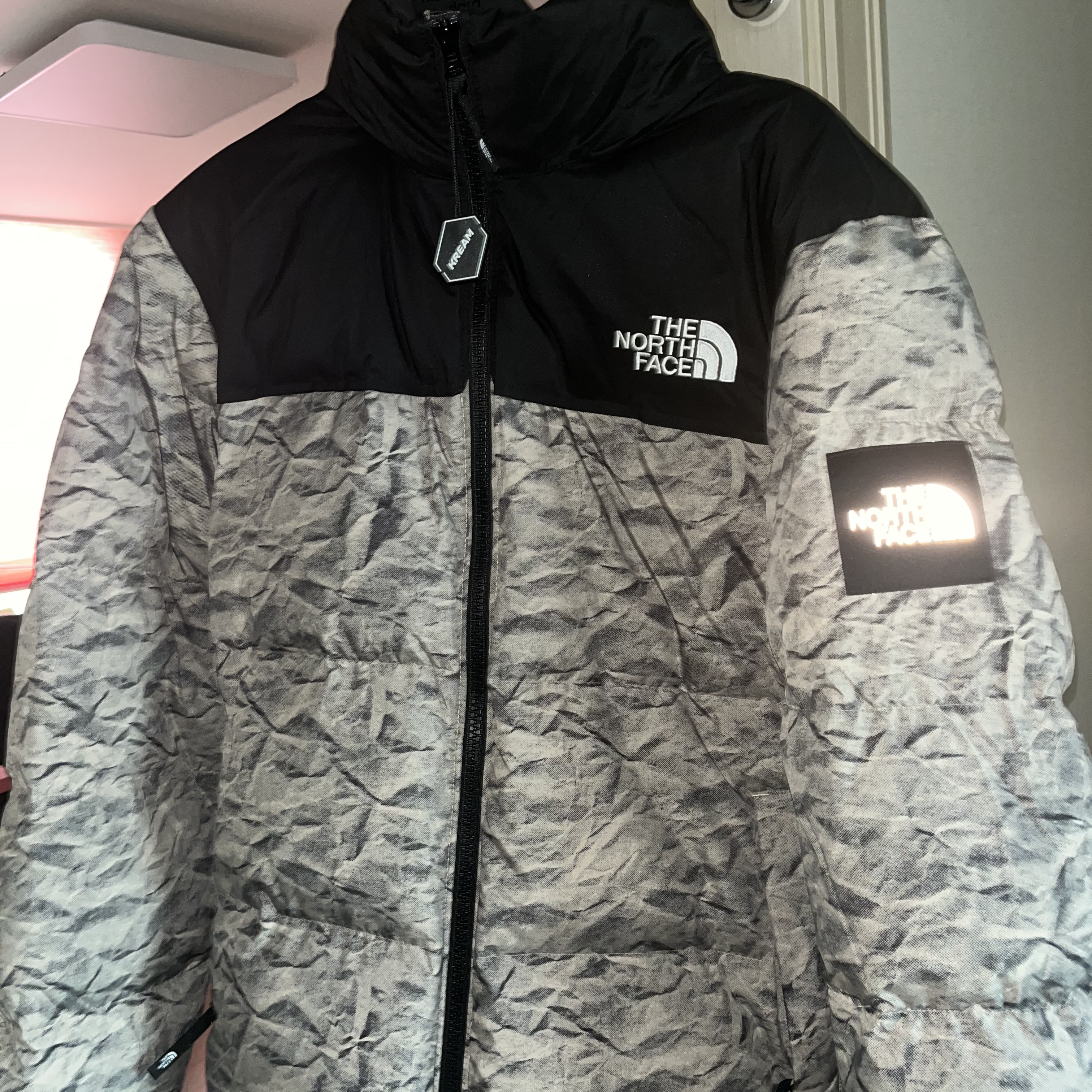 The North Face White Label Novelty Nuptse Down Jacket Beige 착용 스타일 - 2