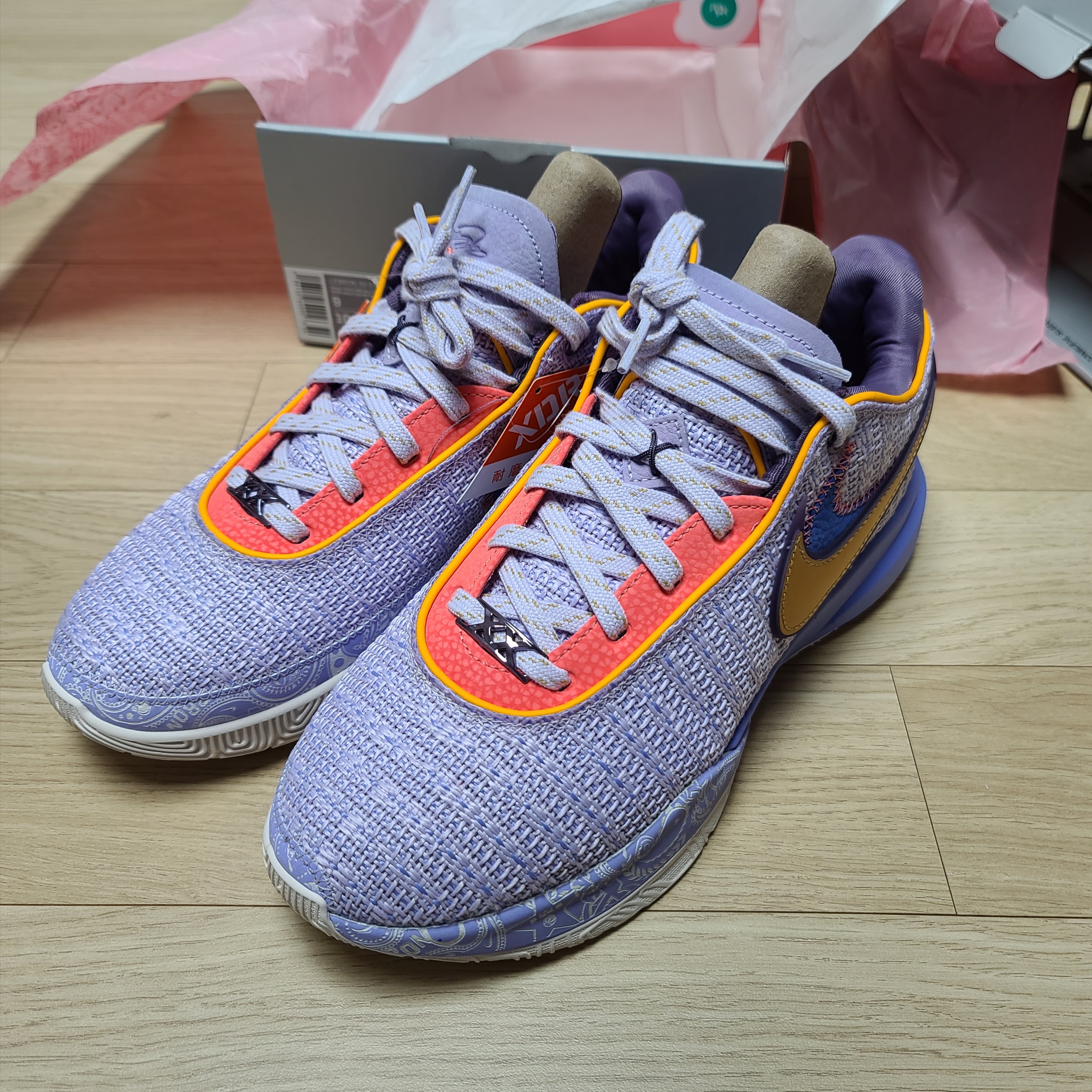 Nike LeBron XX EP Violet Frost, Nike LeBron XX Violet Frost 착용 스타일