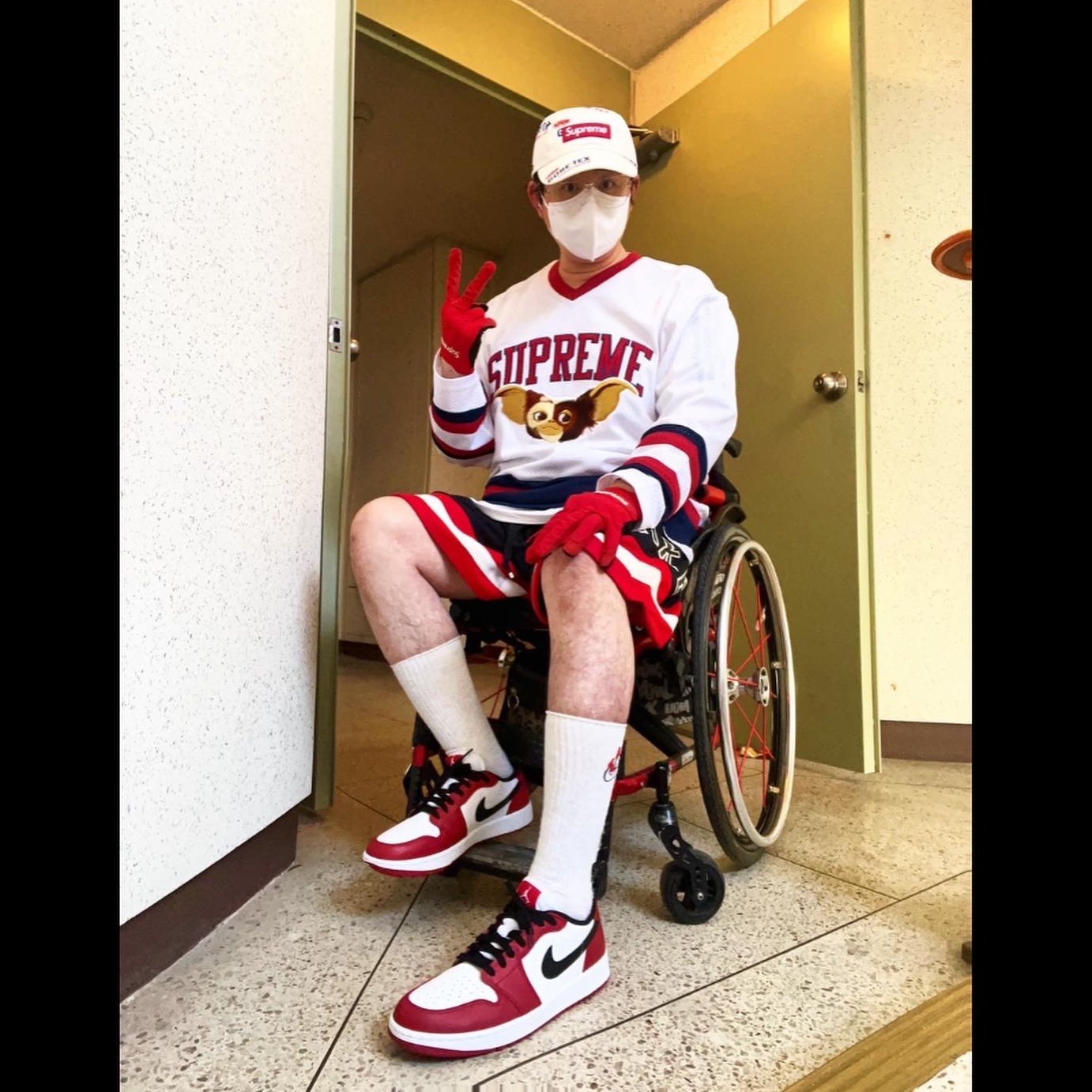 Supreme Gremlins Hockey Jersey White - 22FW, Jordan 1 Low Golf Chicago 착용 스타일