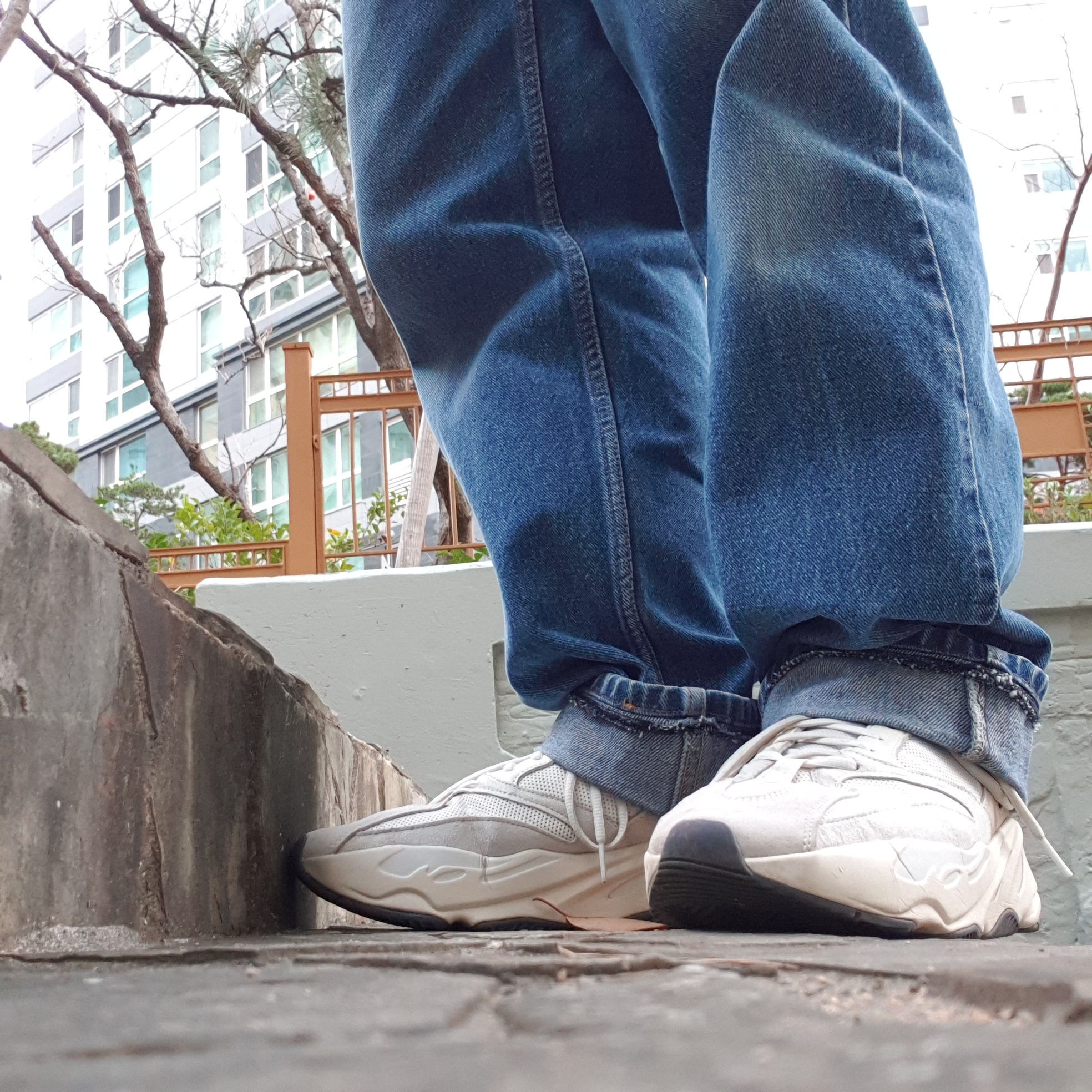 Adidas Yeezy Boost 700 Analog 2019 착용 스타일