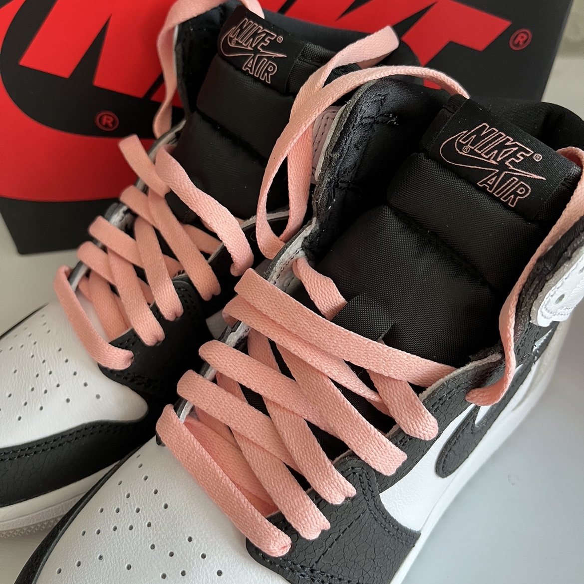 (GS) Jordan 1 Retro High OG Bleached Coral 착용 스타일 - 1