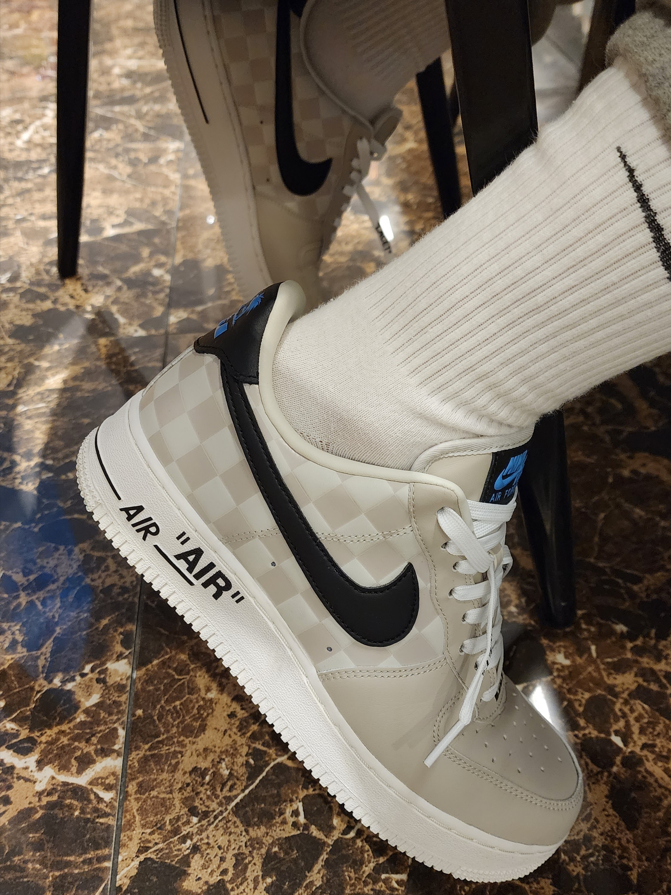 Nike Air Force 1 '07 QS LBJ 착용 스타일