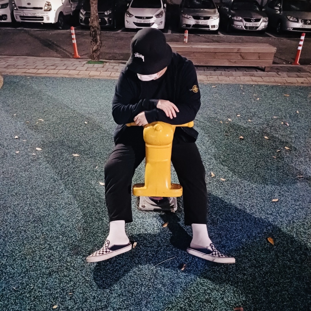 Vans Classic Slip-On Mule Checkerboard Navy, Stone Island 64251 Cotton Fleece Full Zip Hooded Sweatshirt Black - 22SS 착용 스타일