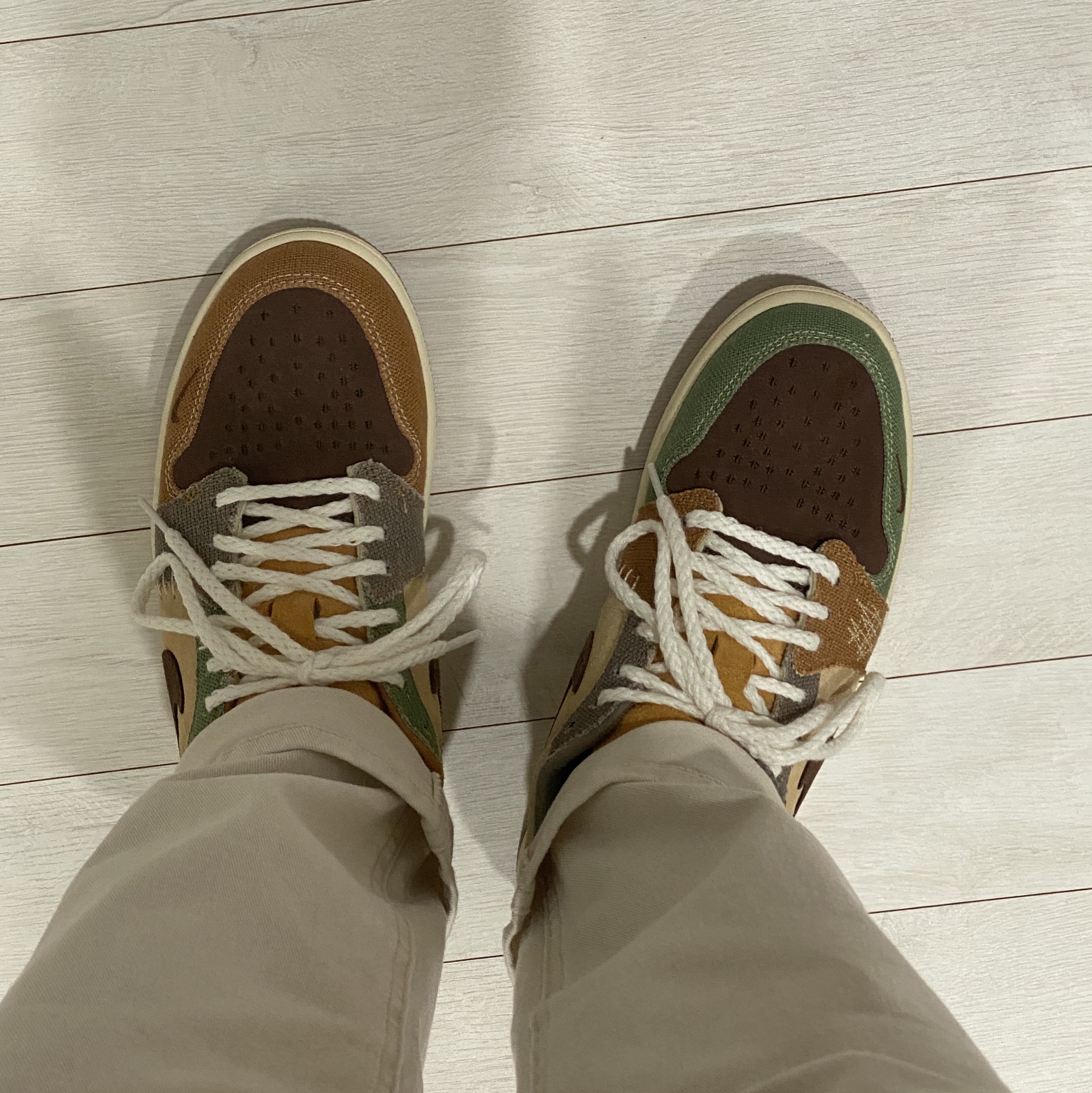 Jordan 1 x Zion Williamson Retro Low OG Flax and Oil Green 착용 스타일