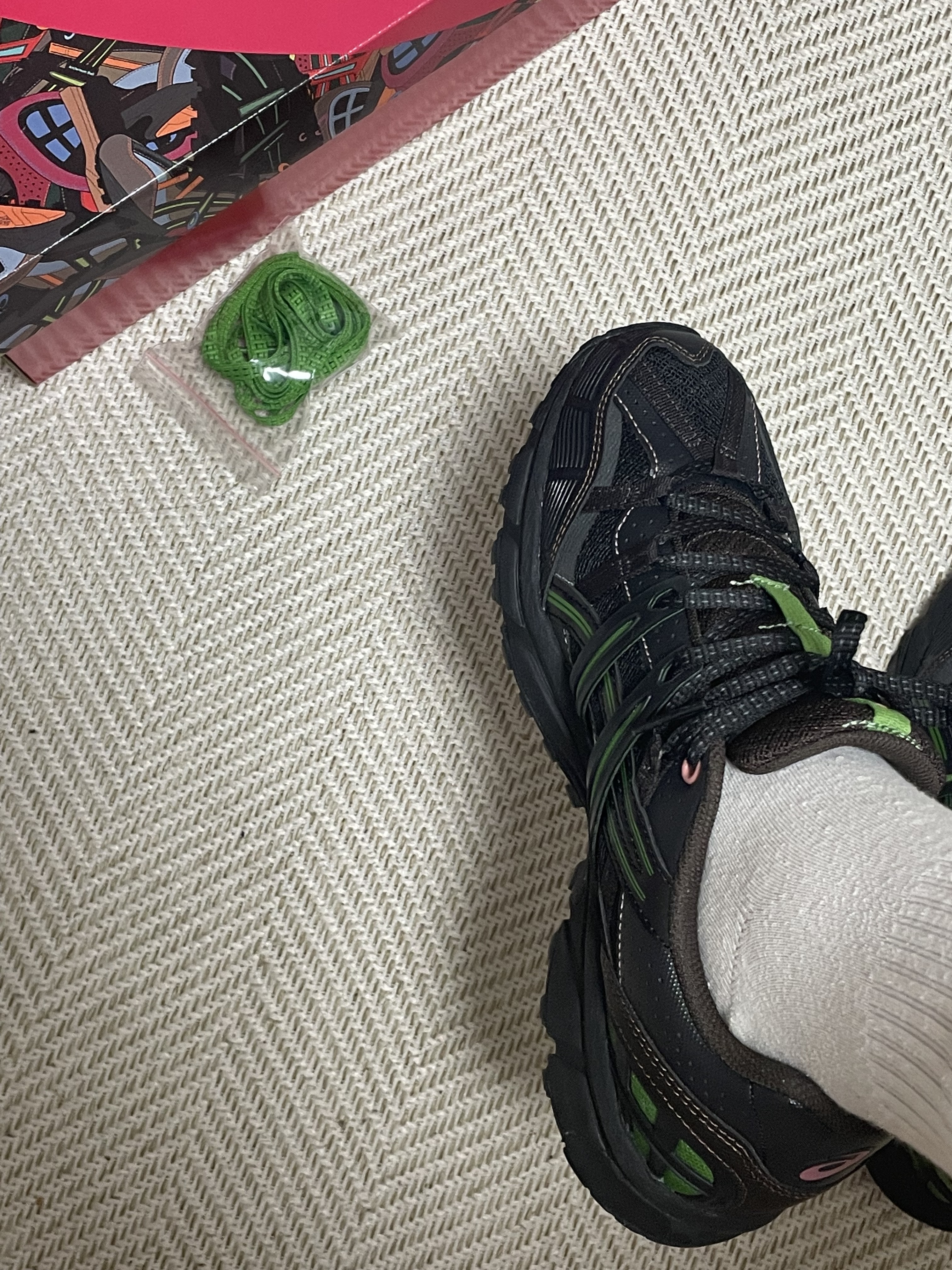 Asics x Andersson Bell Gel-Sonoma 15-50 Black Green 착용 스타일 - 3