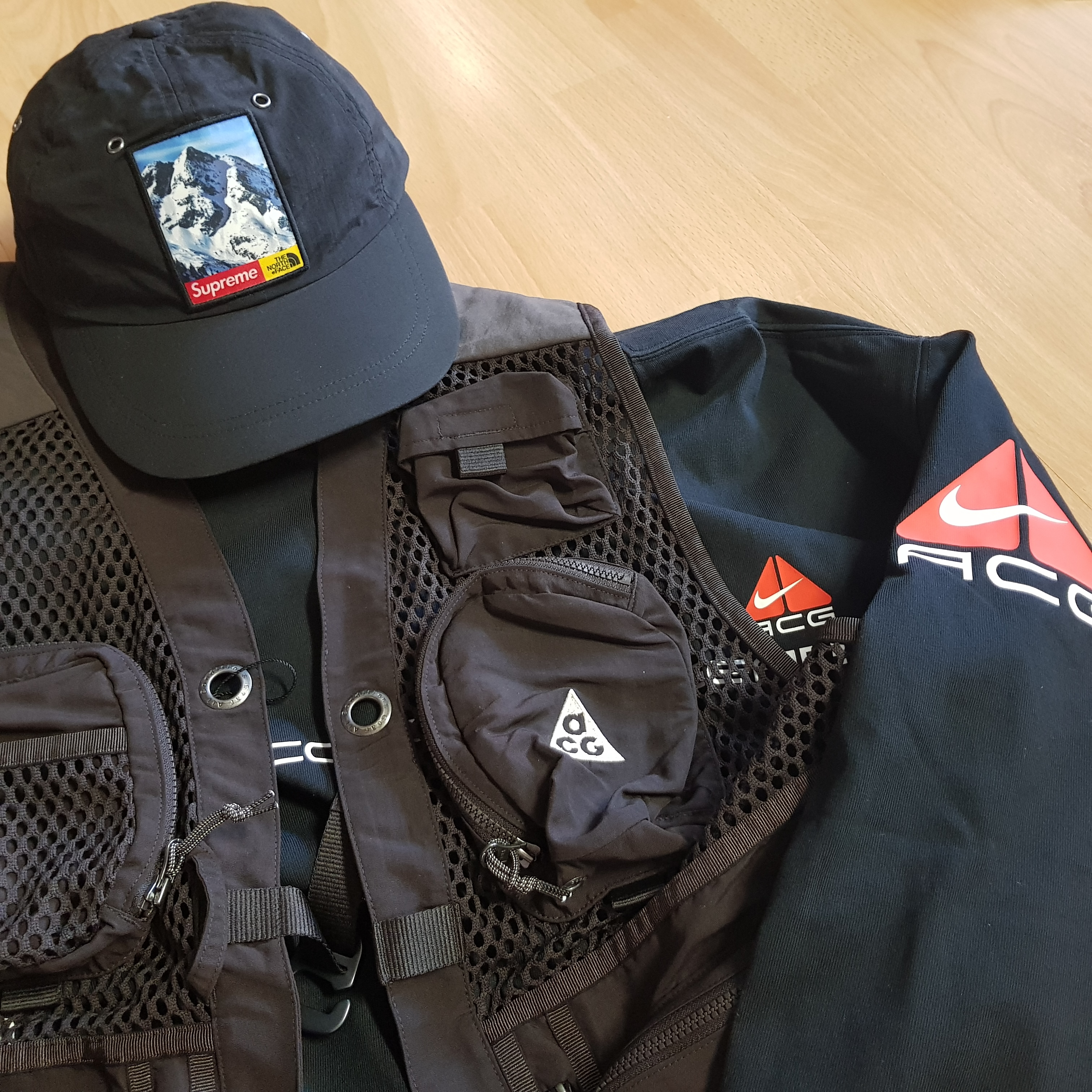 Nike ACG Buttles Vest Velvet Brown - Asia, Nike NRG ACG SSNL Lungs Long Sleeve T-Shirt Black - Asia 착용 스타일 - 1