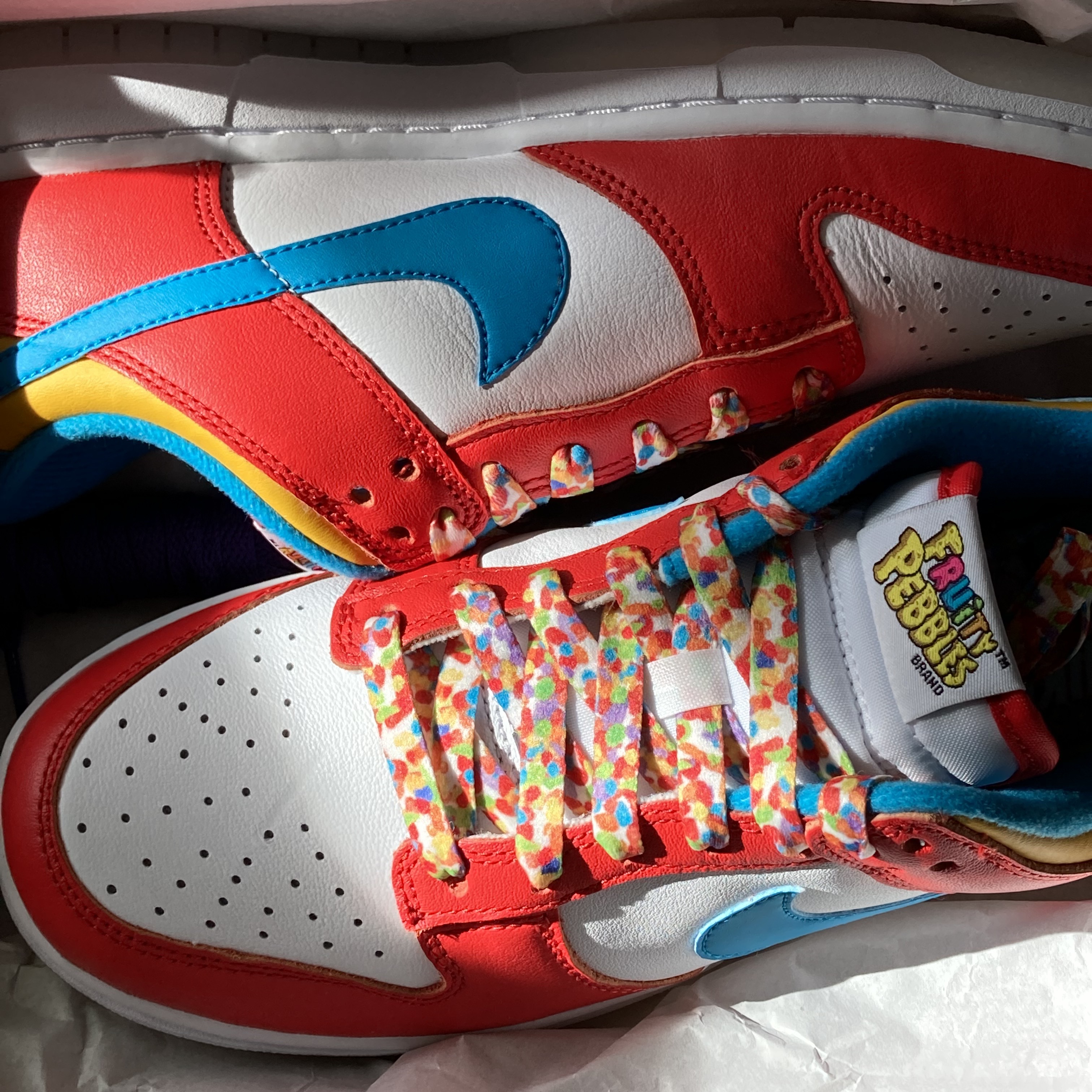 Nike x LeBron James x Fruity Pebbles Dunk Low QS Habanero Red 착용 스타일 - 1