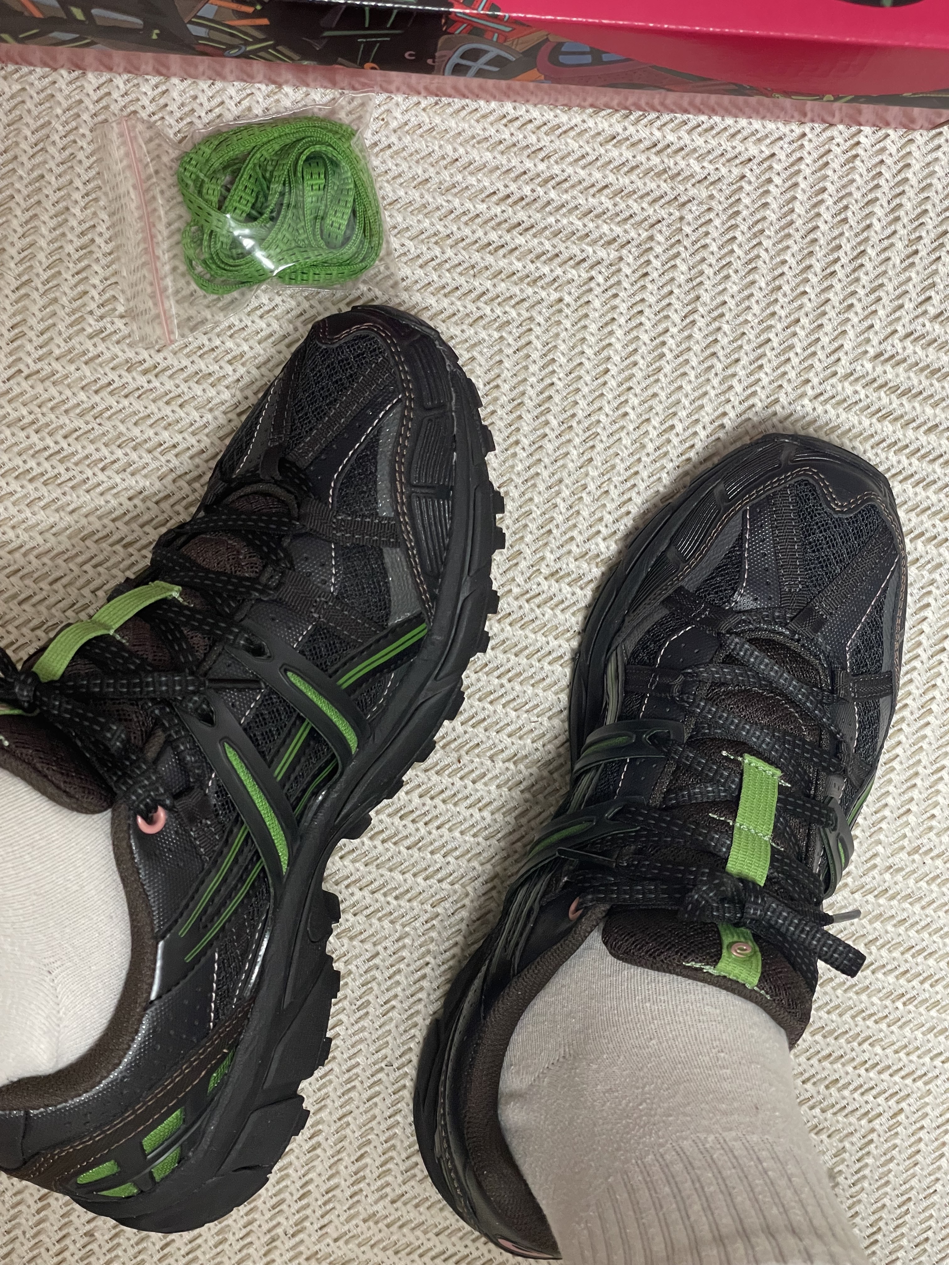 Asics x Andersson Bell Gel-Sonoma 15-50 Black Green 착용 스타일 - 2