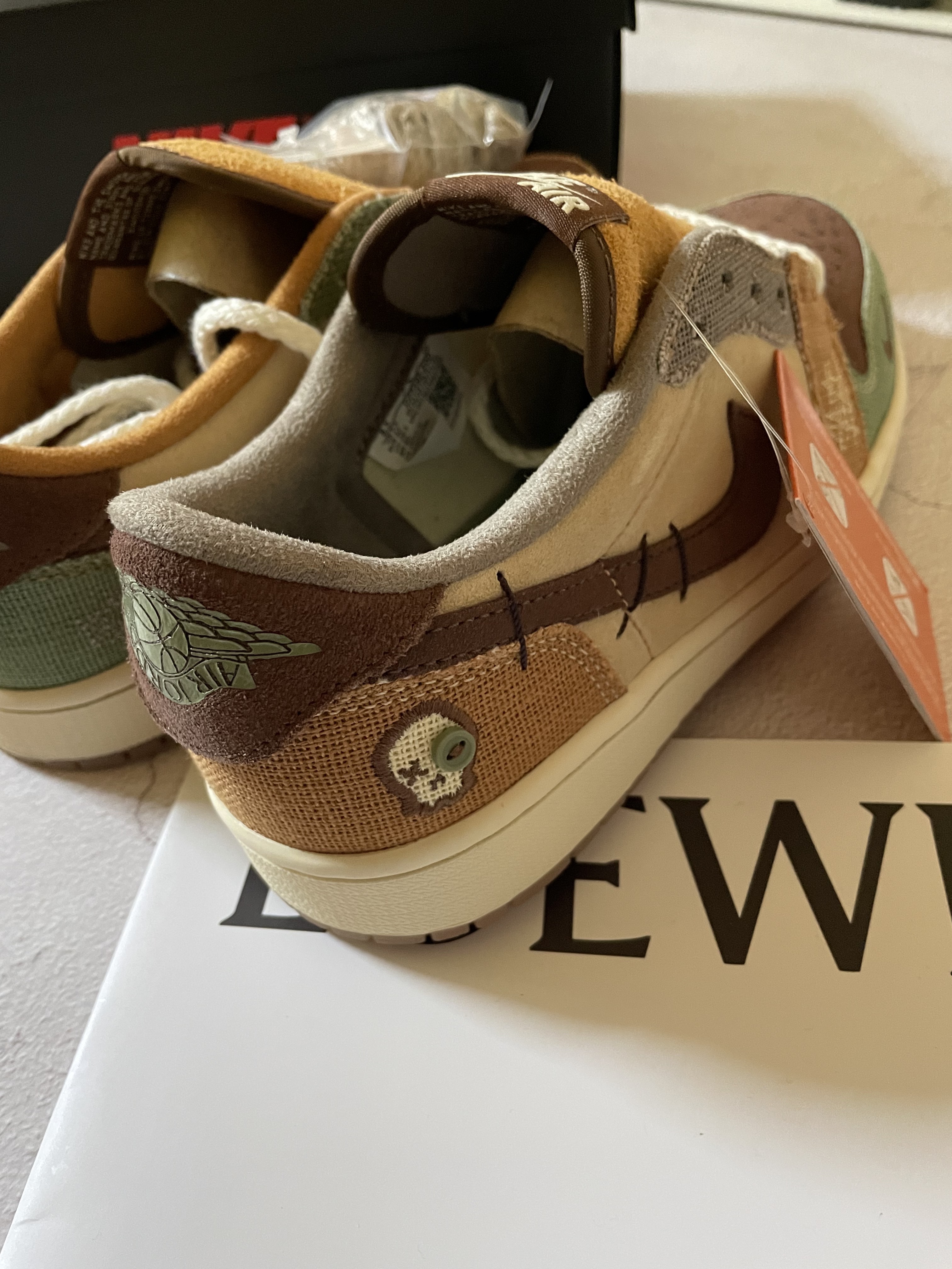 Jordan 1 x Zion Williamson Retro Low OG Flax and Oil Green 착용 스타일 - 4
