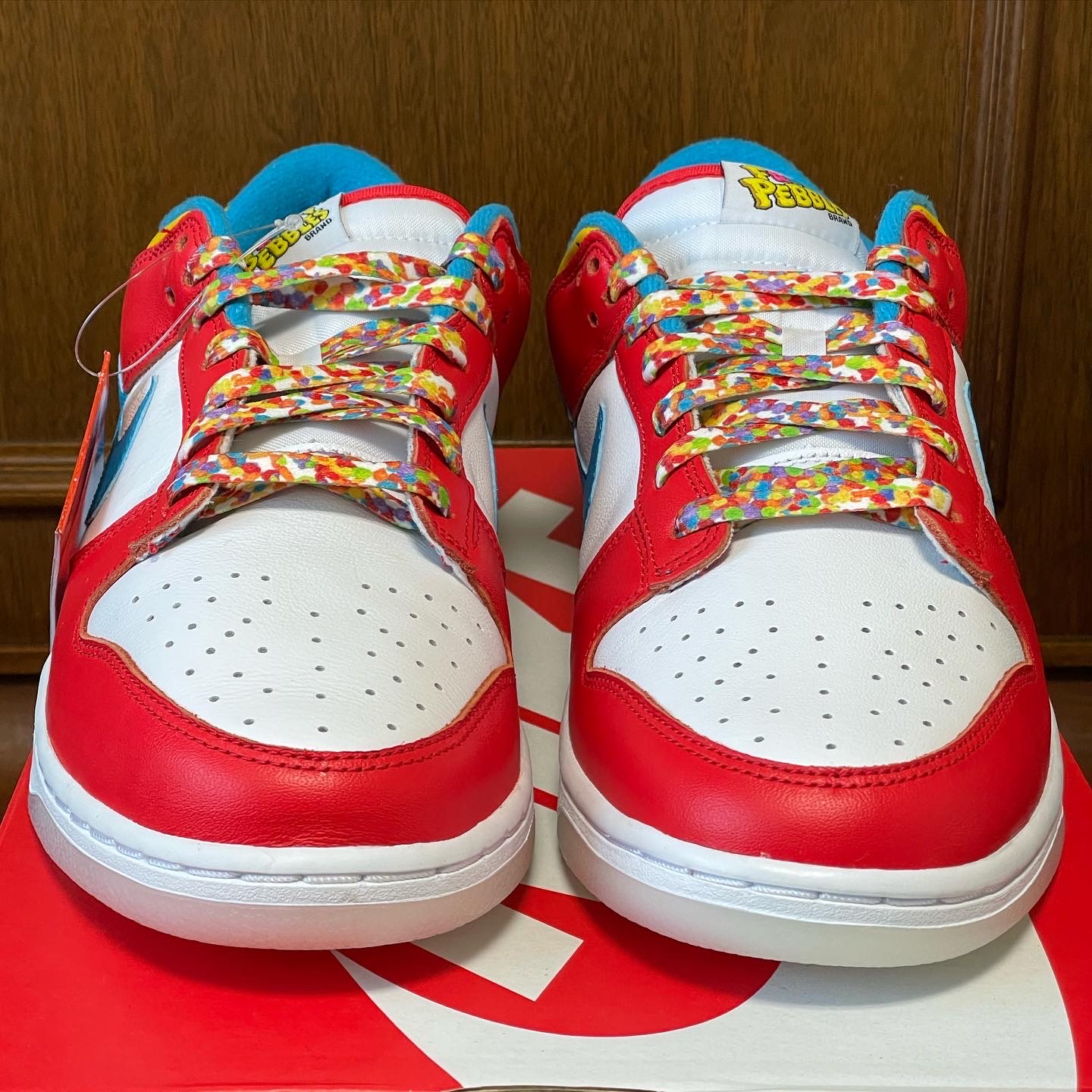 Nike x LeBron James x Fruity Pebbles Dunk Low QS Habanero Red 착용 스타일 - 3